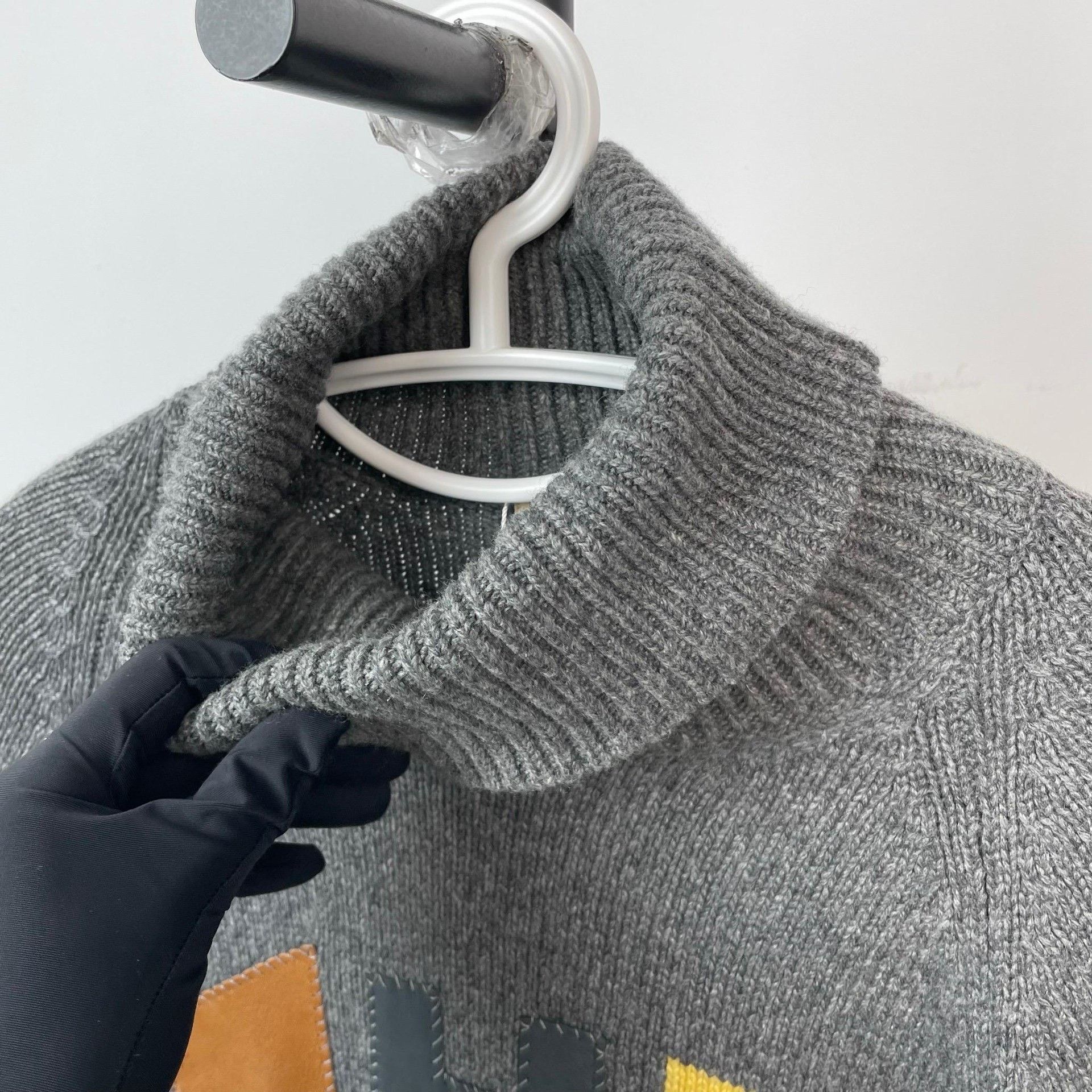 Hermes Hermes Gray Sweater XL Women Size XL / US 12-14 / IT 48-50 - 8 Thumbnail