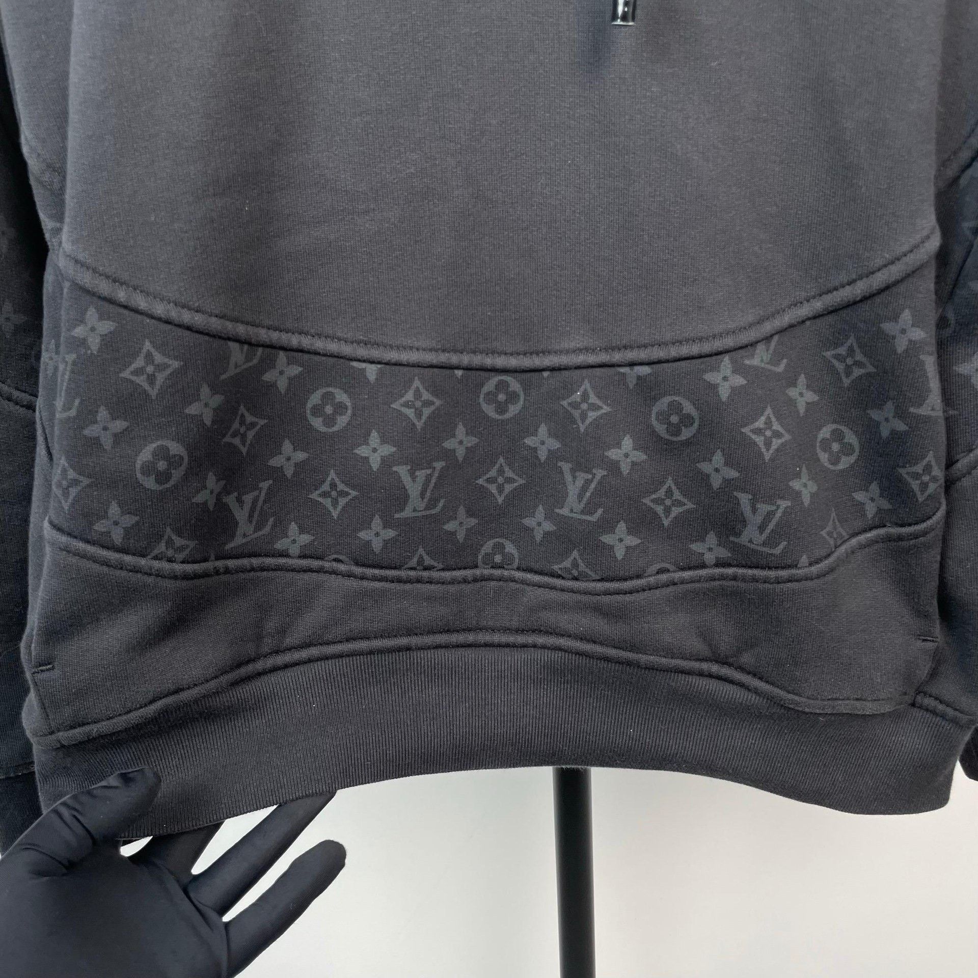 Louis Vuitton Louis Vuitton Black Hoodie S Men Size US S / EU 44-46 / 1 - 3 Thumbnail
