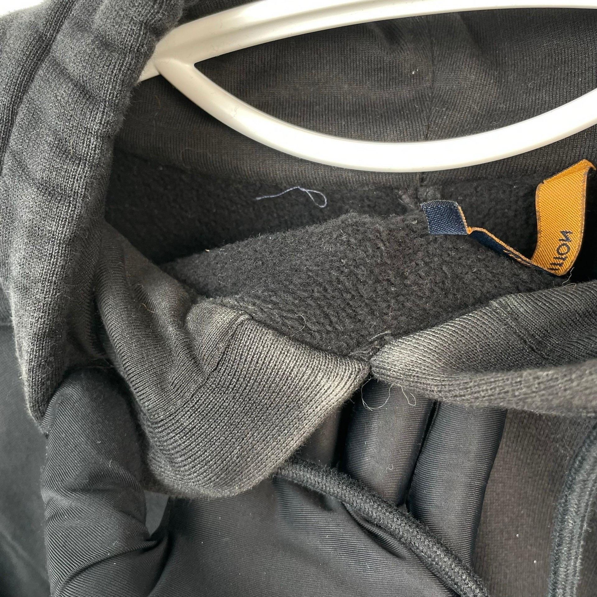 Louis Vuitton Louis Vuitton Black Hoodie S Men Size US S / EU 44-46 / 1 - 9 Thumbnail