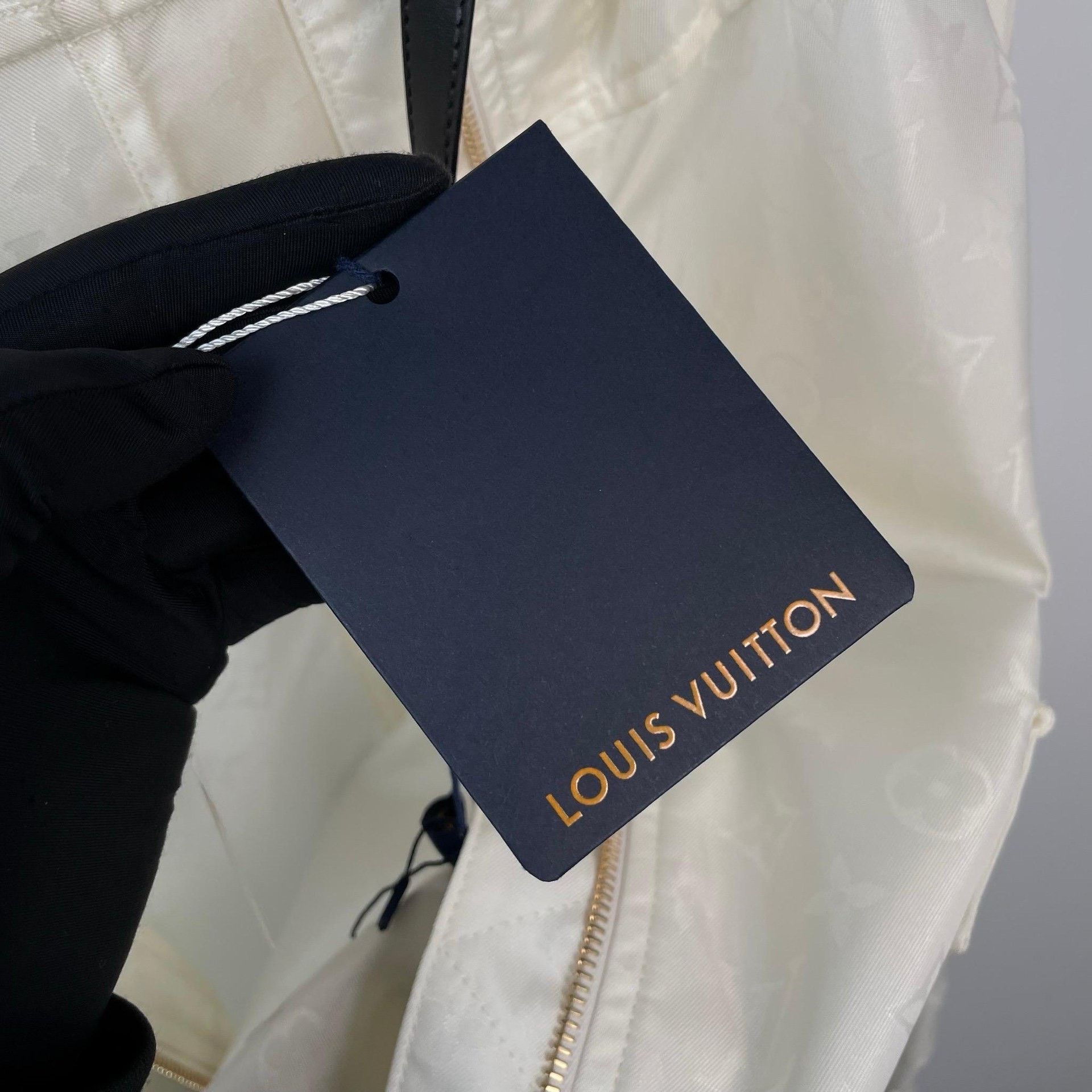 Louis Vuitton Louis Vuitton White Light Jacket 32 Men Size US XS / EU 42 / 0 - 2 Thumbnail