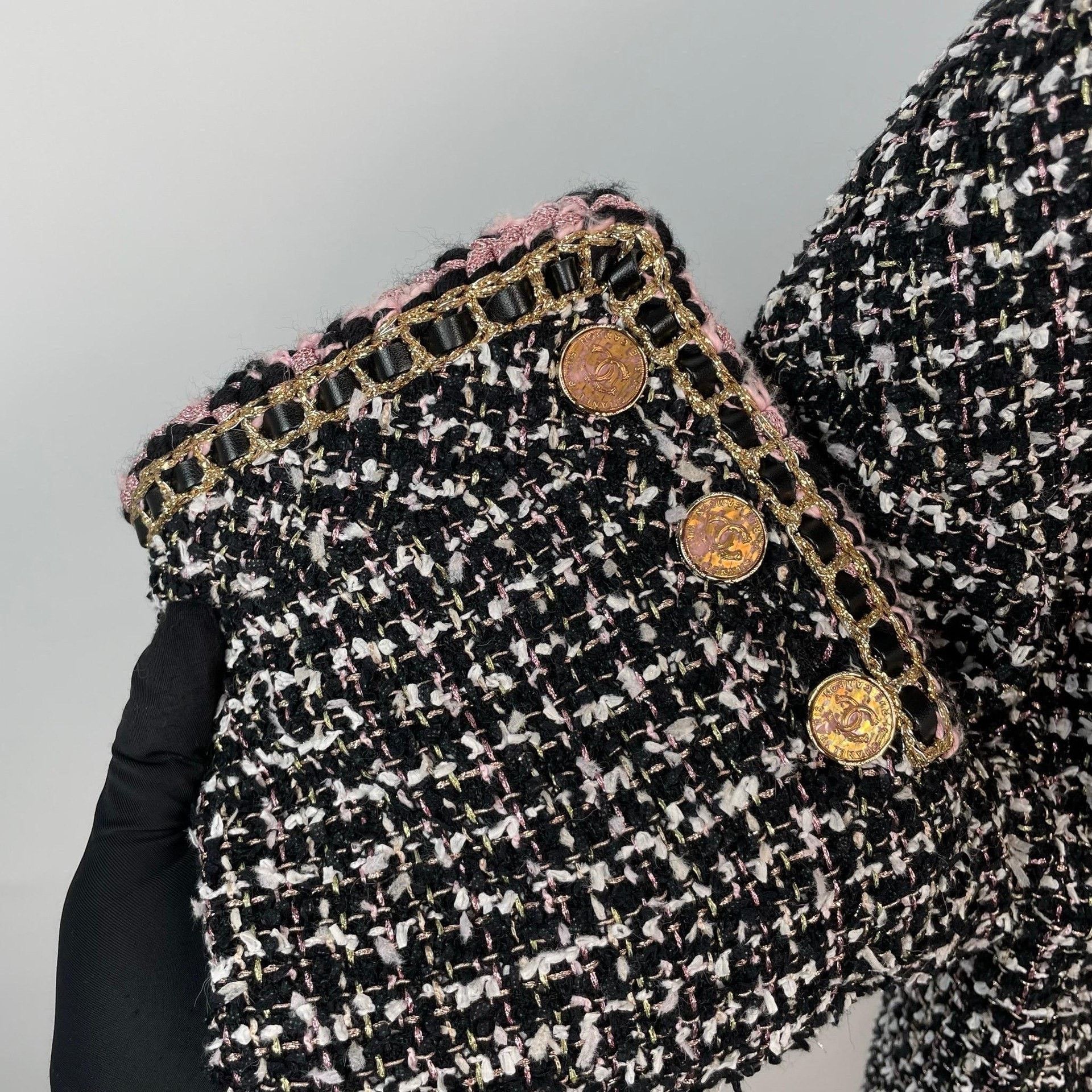 Chanel Chanel Black Light Jacket 40 Men Size US M / EU 48-50 / 2 - 9 Thumbnail