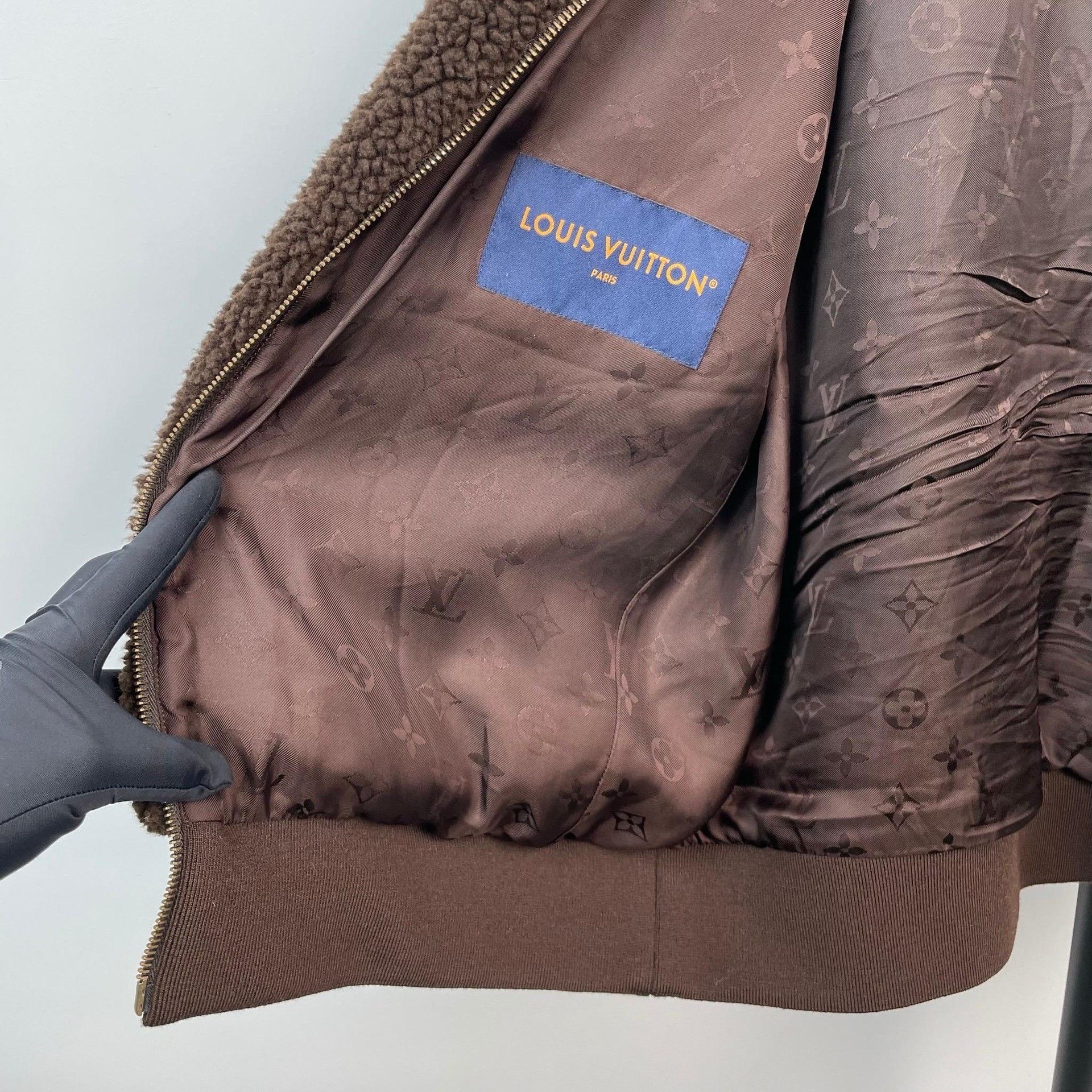Louis Vuitton Louis Vuitton Brown Light Jacket S Men Size US S / EU 44-46 / 1 - 4 Thumbnail