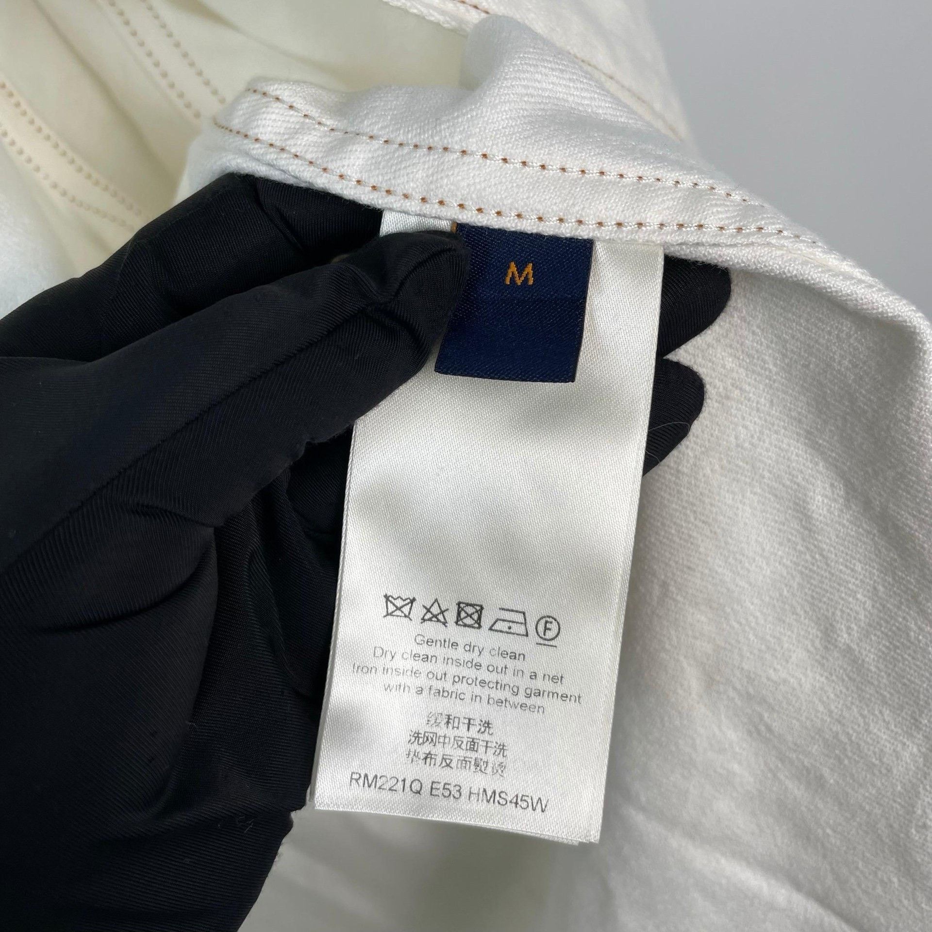 Louis Vuitton Louis Vuitton White Light Jacket M Men Size US M / EU 48-50 / 2 - 7 Thumbnail