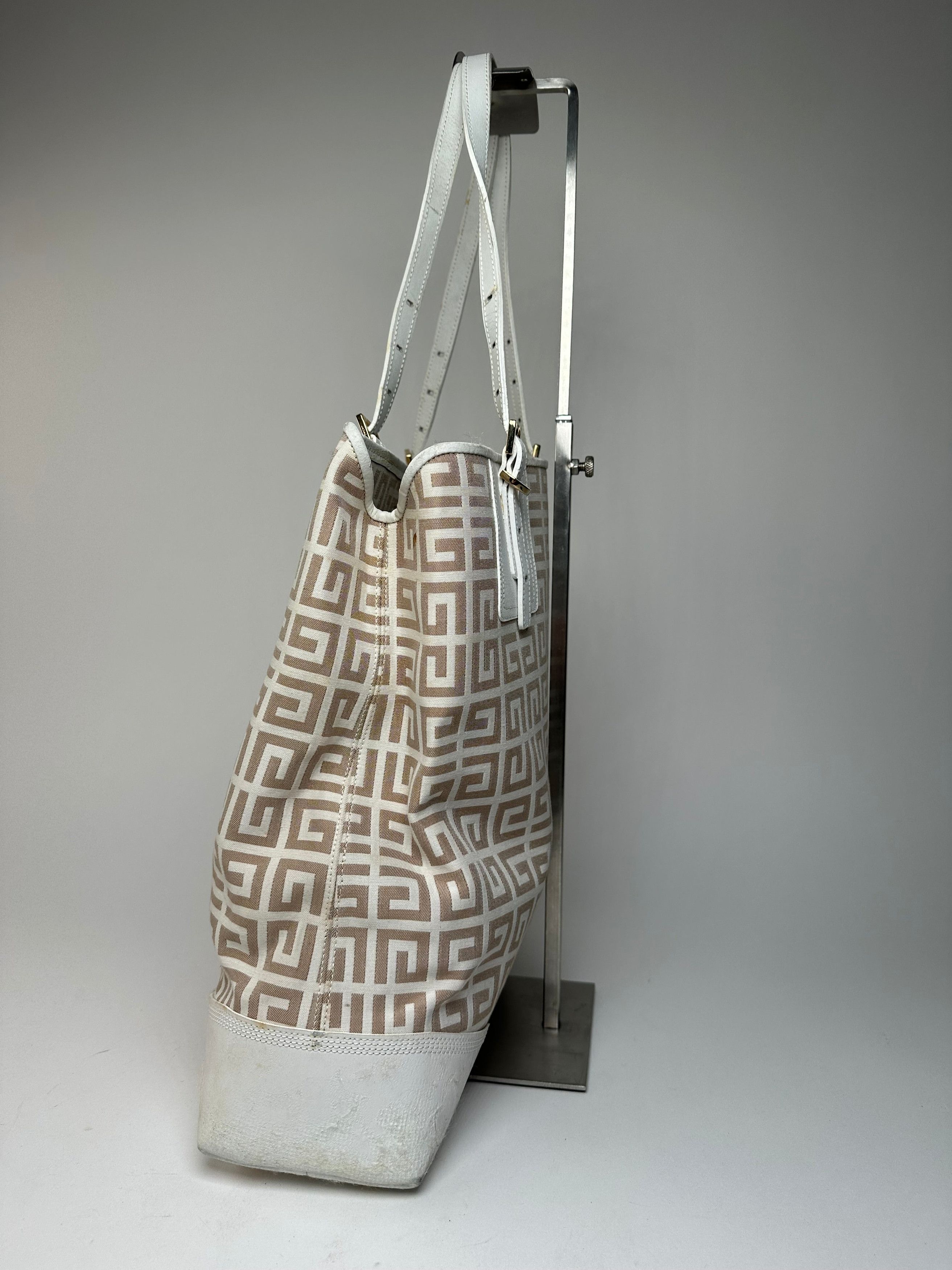 Givenchy Vintage Monogram Leather Canvas Bag White Gold Size ONE SIZE - 9 Thumbnail