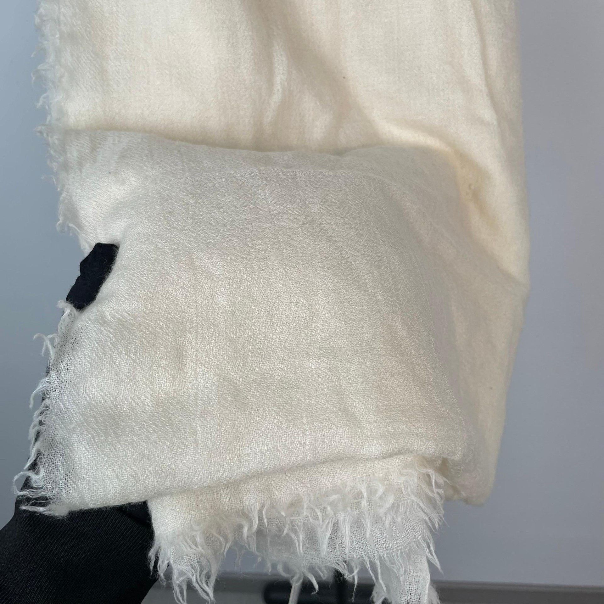 Chanel Chanel Limited White Scarf M Men Size ONE SIZE - 3 Thumbnail