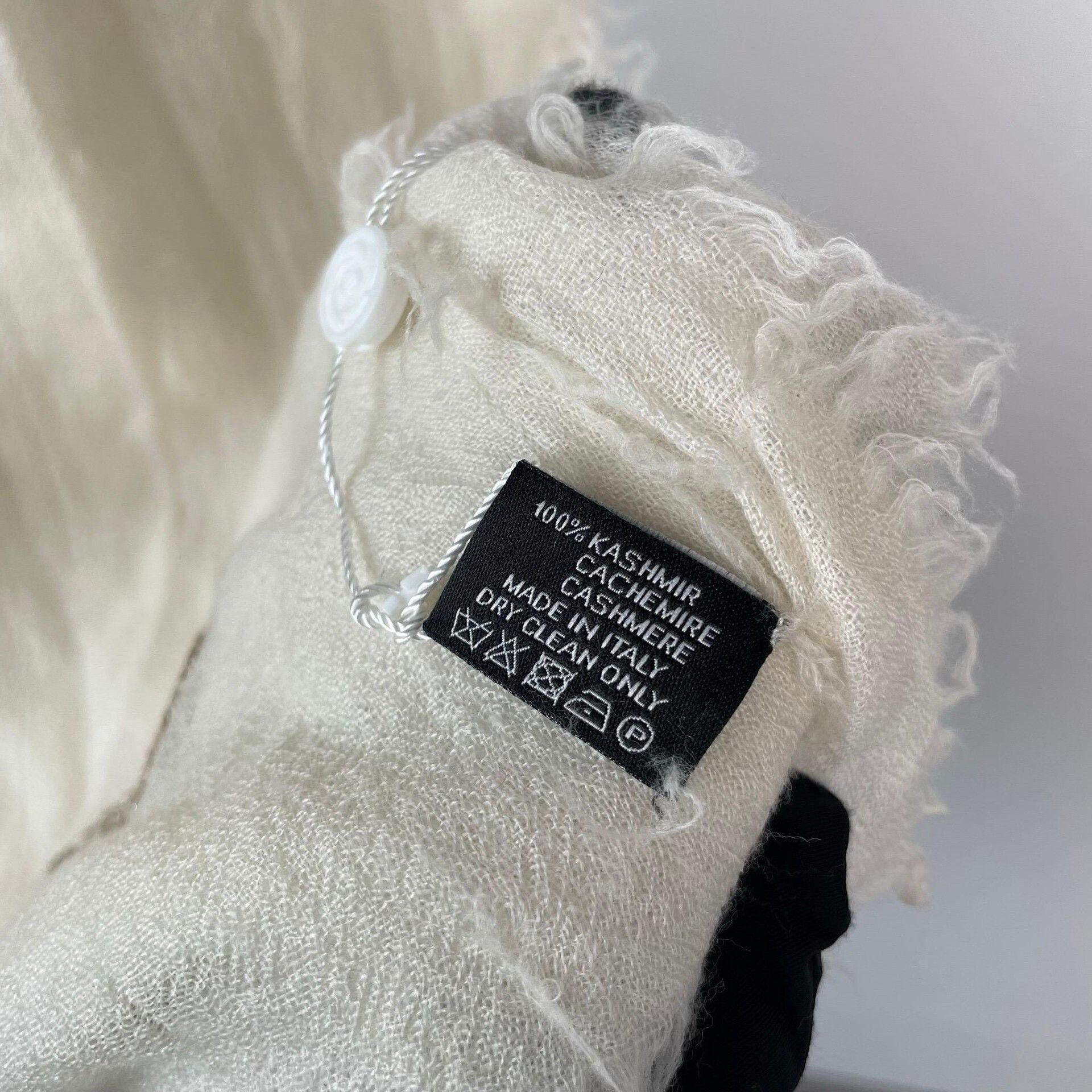 Chanel Chanel Limited White Scarf M Men Size ONE SIZE - 9 Thumbnail