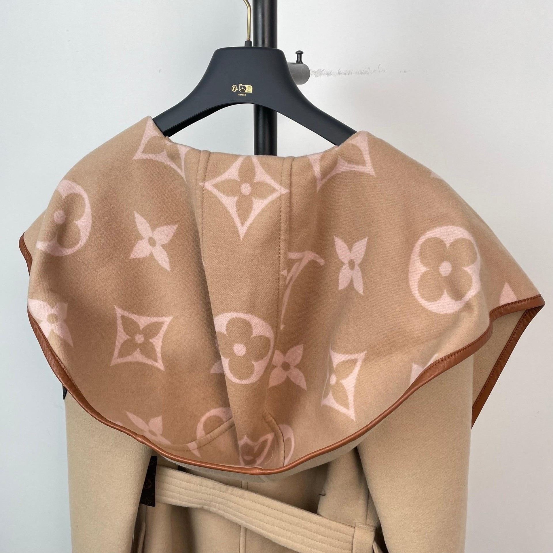 Louis Vuitton Louis Vuitton Heavy Coat M Men Size US M / EU 48-50 / 2 - 9 Thumbnail