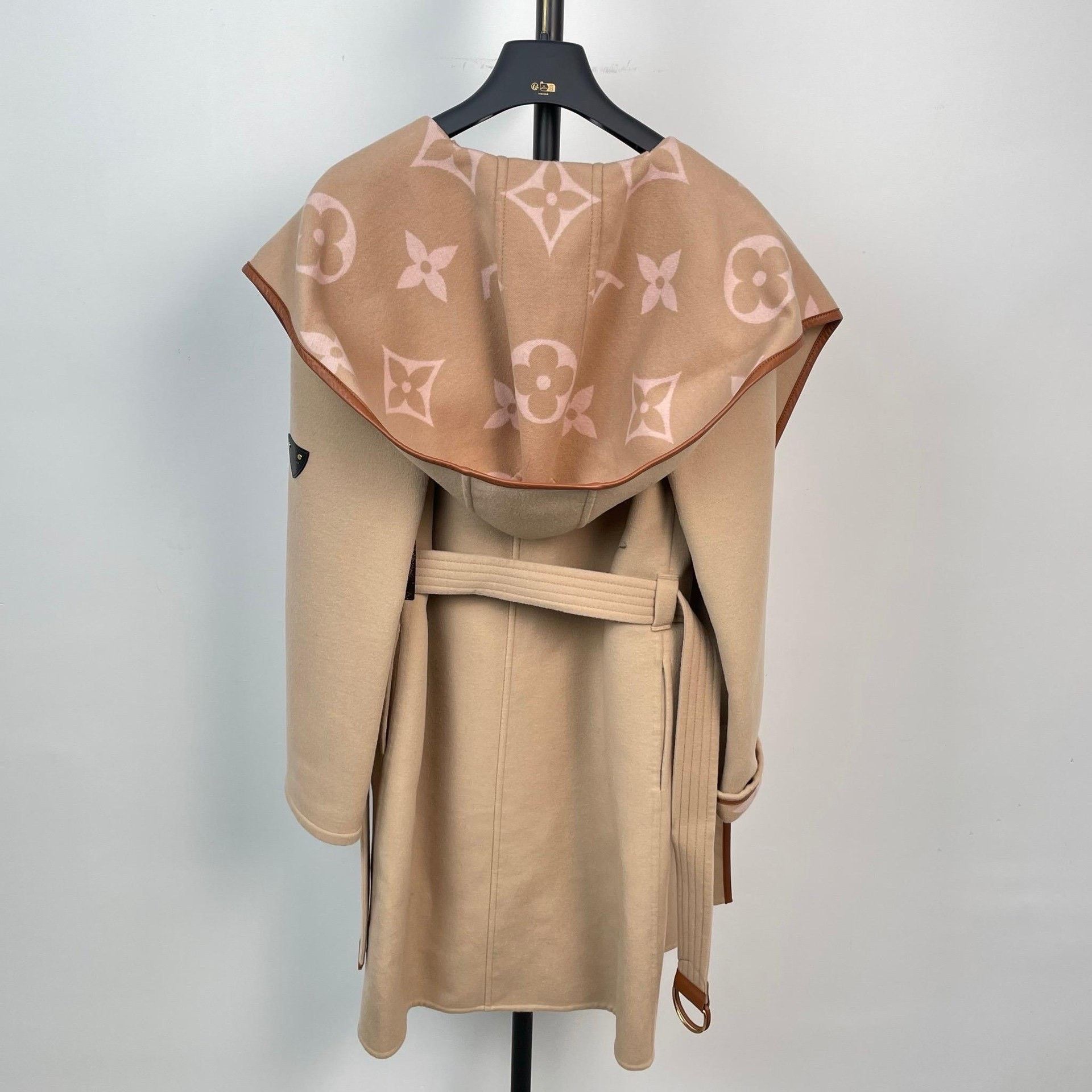 Louis Vuitton Louis Vuitton Heavy Coat M Men Size US M / EU 48-50 / 2 - 2 Thumbnail