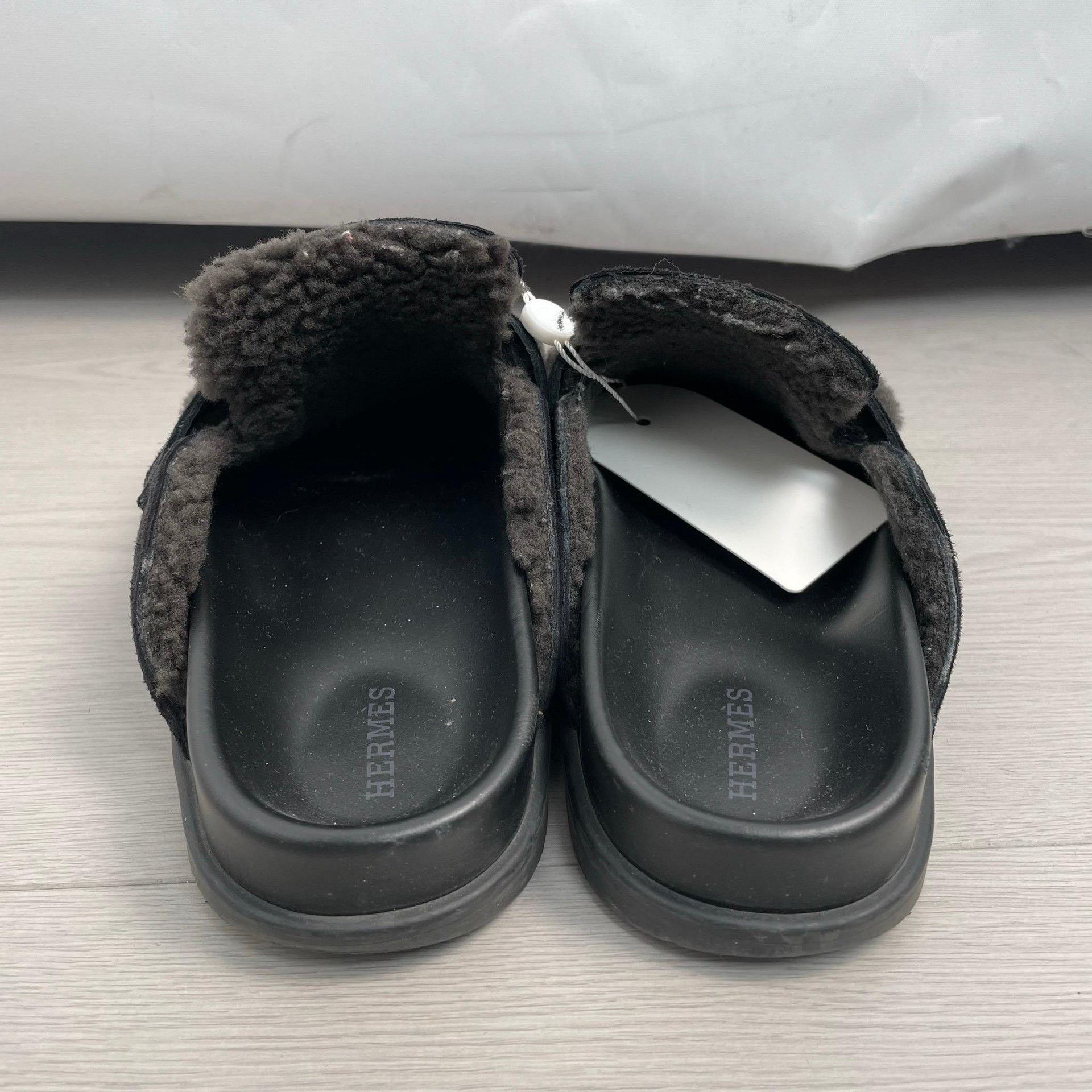 Hermes Hermes Black Lowtop Sneakers 36 Women Size US 6 / IT 36 - 3 Thumbnail