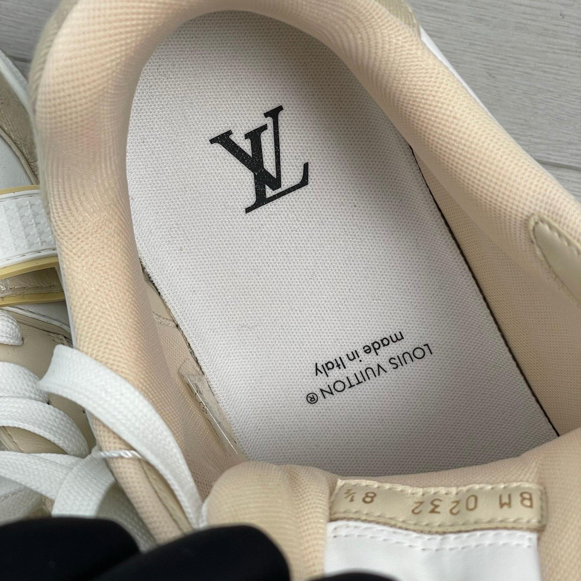 Louis Vuitton Louis Vuitton Lowtop Sneakers 8.5 Men Size US 8.5 / EU 41-42 - 4 Thumbnail