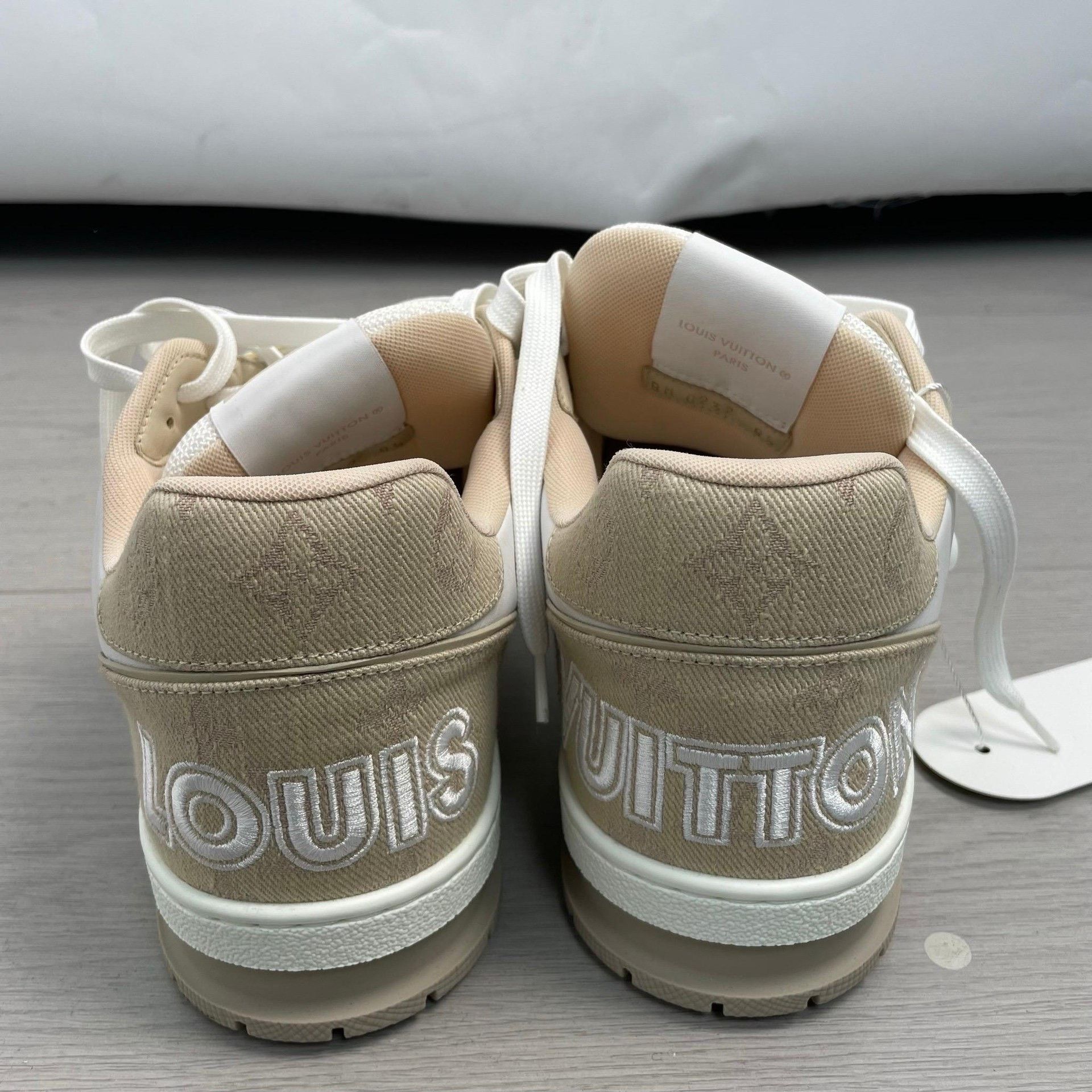 Louis Vuitton Louis Vuitton Lowtop Sneakers 8.5 Men Size US 8.5 / EU 41-42 - 6 Thumbnail