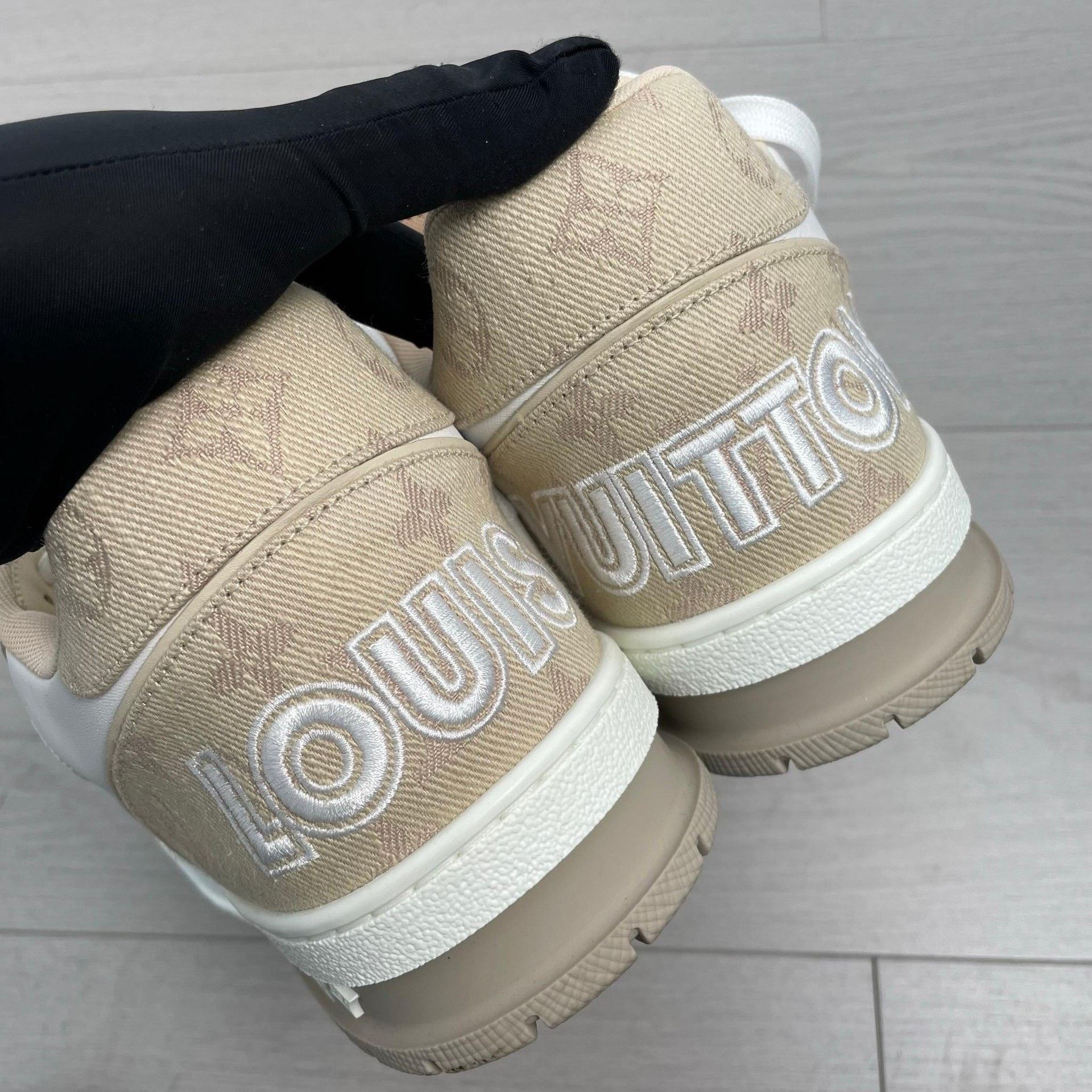 Louis Vuitton Louis Vuitton Lowtop Sneakers 8.5 Men Size US 8.5 / EU 41-42 - 3 Thumbnail