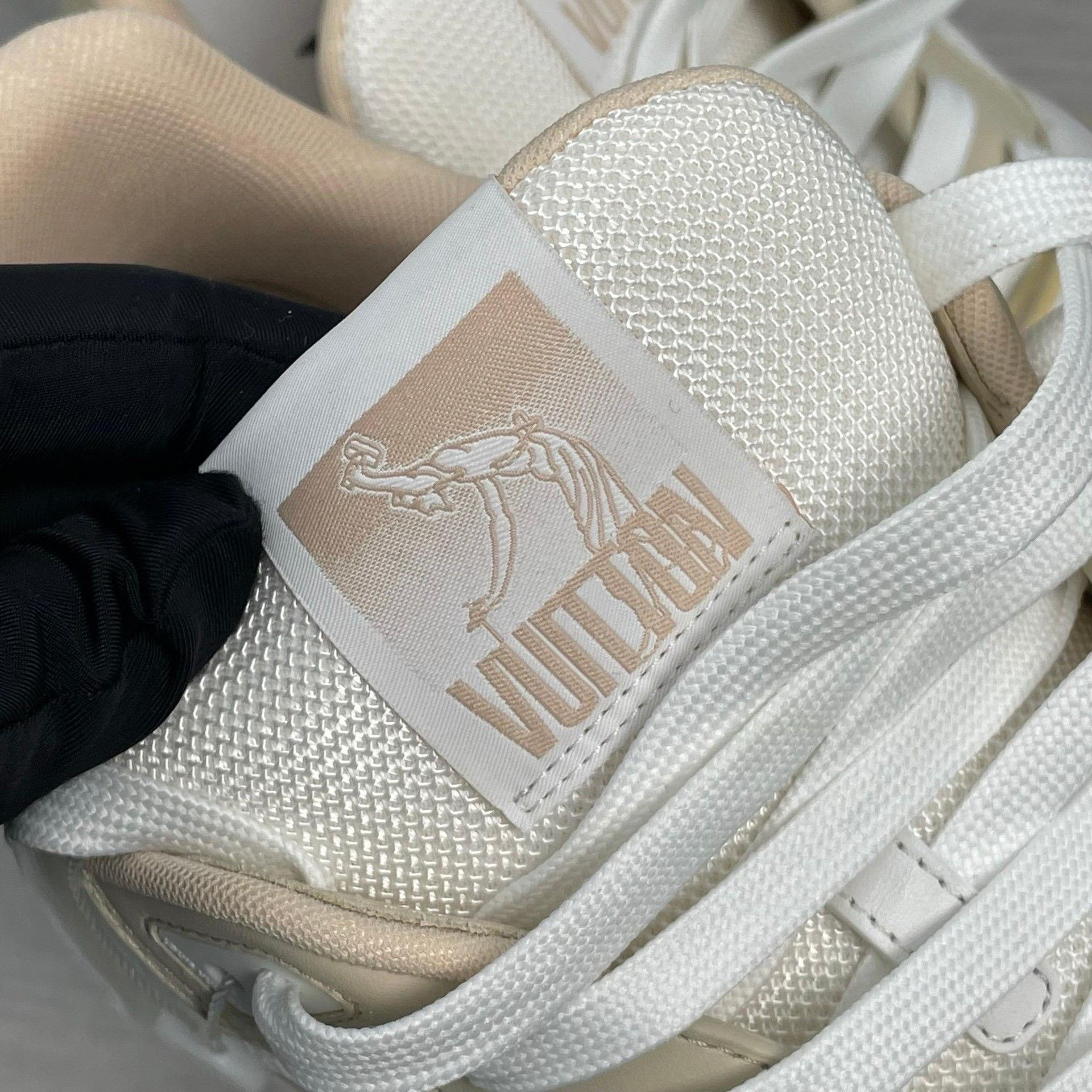 Louis Vuitton Louis Vuitton Lowtop Sneakers 8.5 Men Size US 8.5 / EU 41-42 - 8 Thumbnail