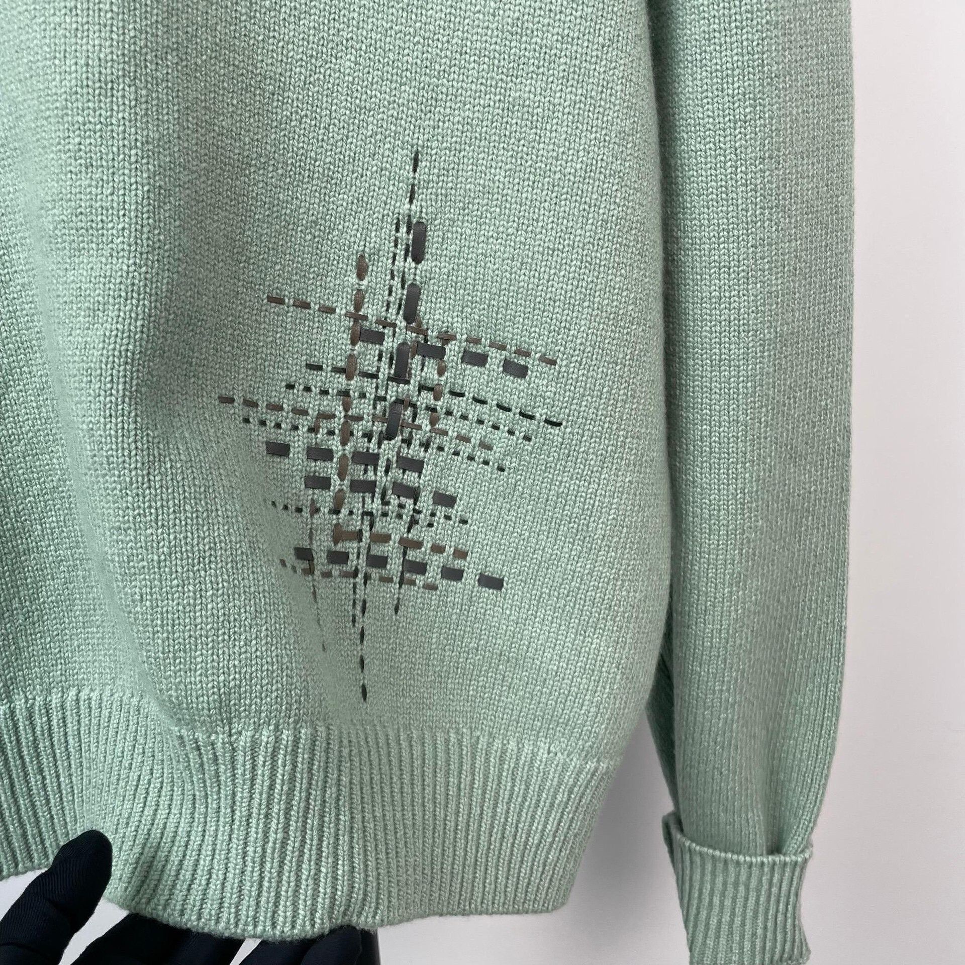 Hermes Hermes Green Sweater M Women Size M / US 6-8 / IT 42-44 - 4 Thumbnail