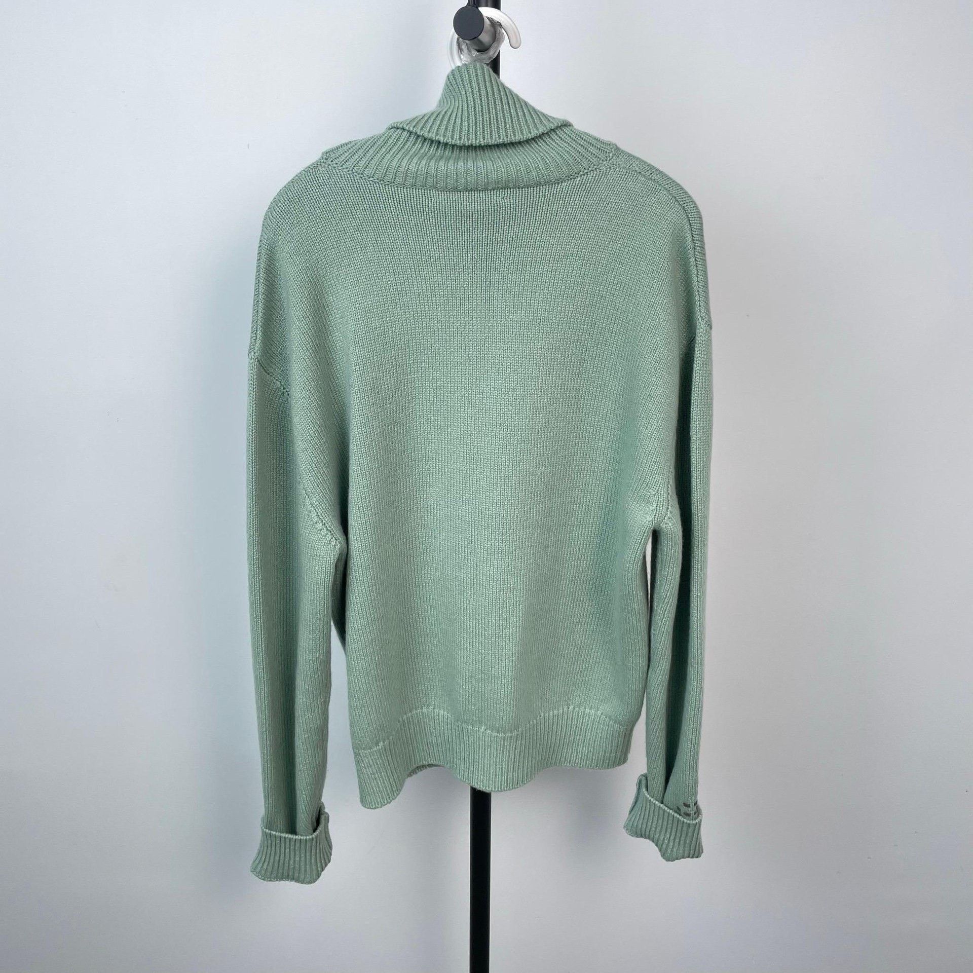 Hermes Hermes Green Sweater M Women Size M / US 6-8 / IT 42-44 - 2 Thumbnail