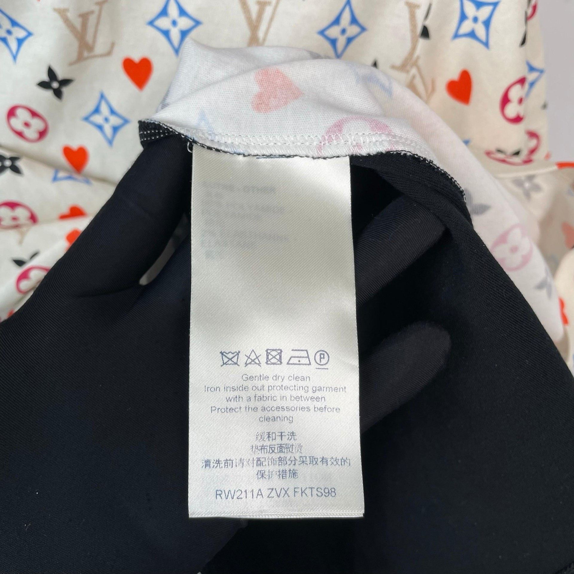Louis Vuitton Louis Vuitton Multi T-Shirt XXS Men Size US XXS / EU 40 - 7 Thumbnail