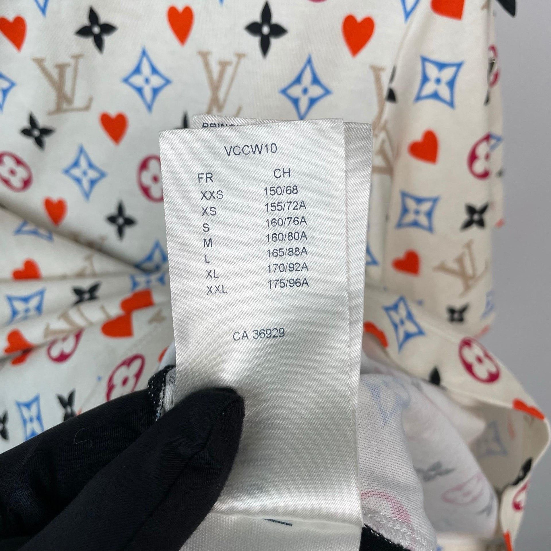Louis Vuitton Louis Vuitton Multi T-Shirt XXS Men Size US XXS / EU 40 - 9 Thumbnail