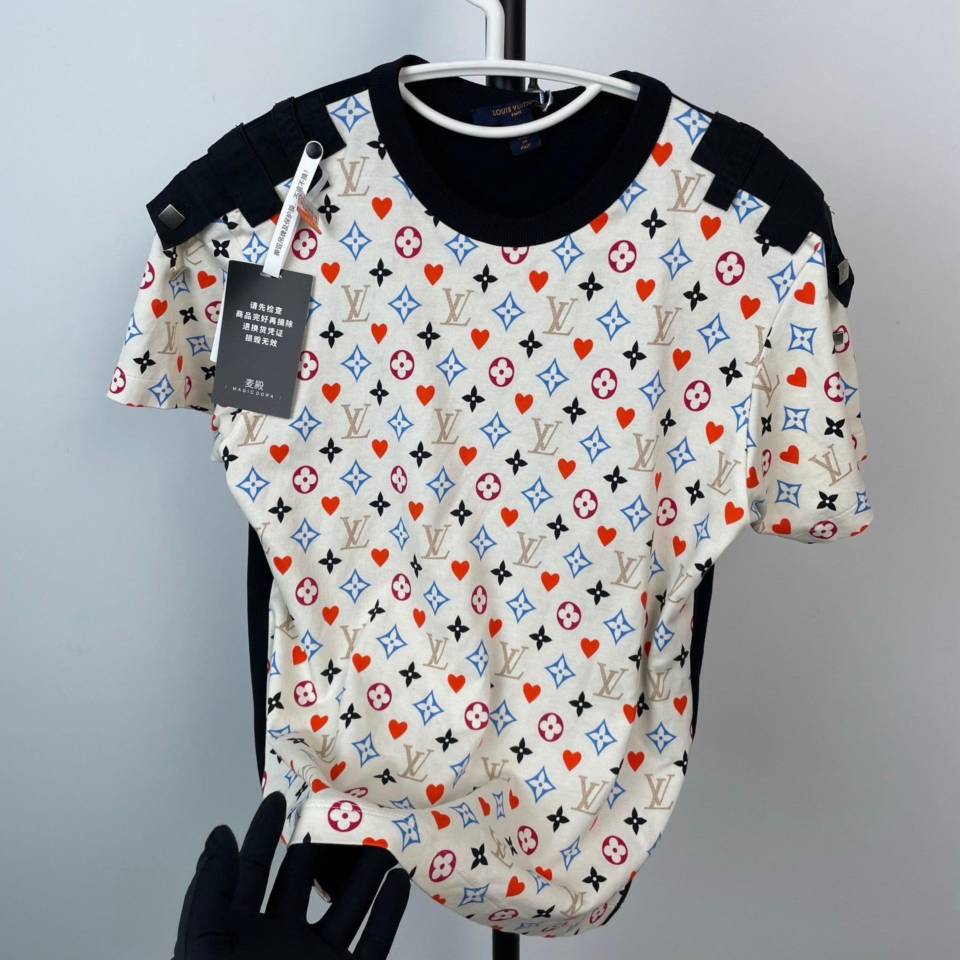 Louis Vuitton Louis Vuitton Multi T-Shirt XXS Men Size US XXS / EU 40 - 2 Thumbnail