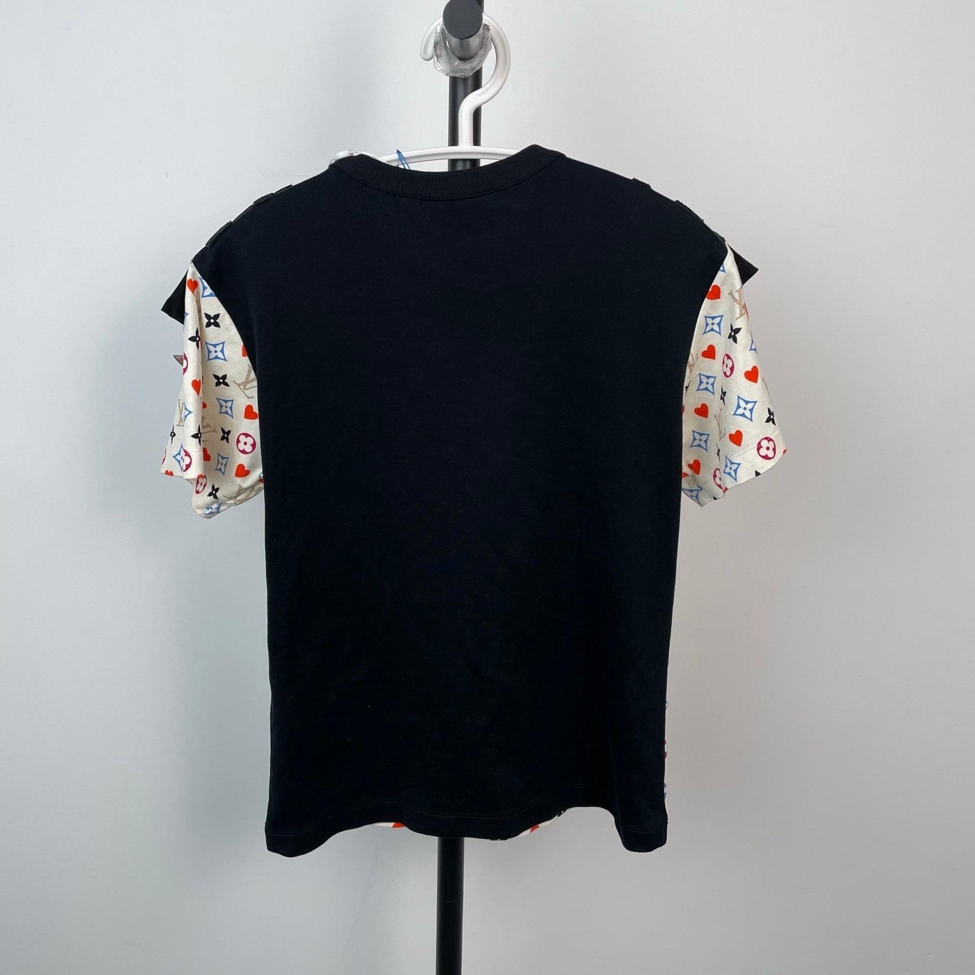 Louis Vuitton Louis Vuitton Multi T-Shirt XXS Men Size US XXS / EU 40 - 4 Thumbnail