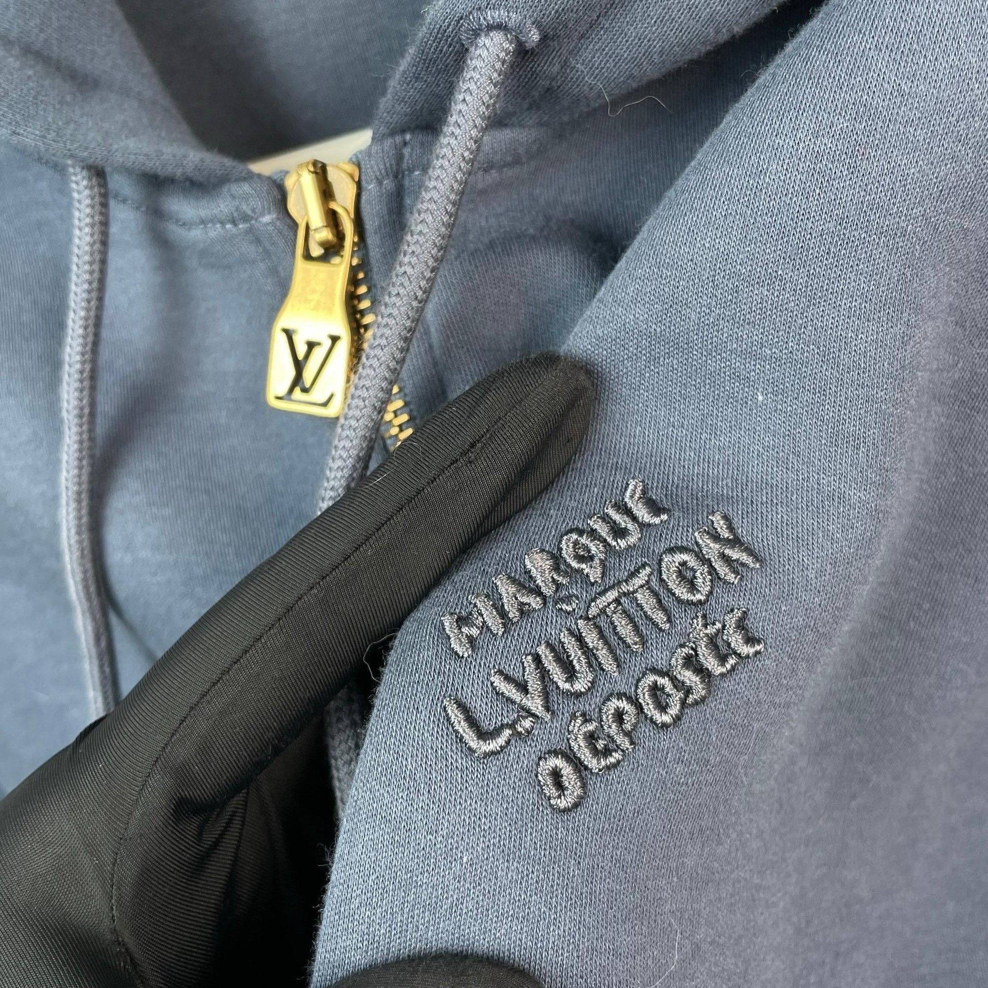 Louis Vuitton Louis Vuitton Blue Jacket M Women Size M / US 6-8 / IT 42-44 - 3 Thumbnail