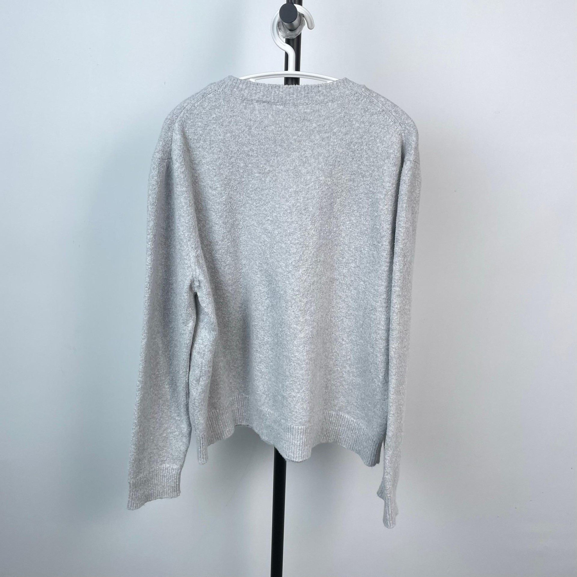 Dior Dior Floral Embroidered Gray Sweater L Women Size L / US 10 / IT 46 - 2 Thumbnail