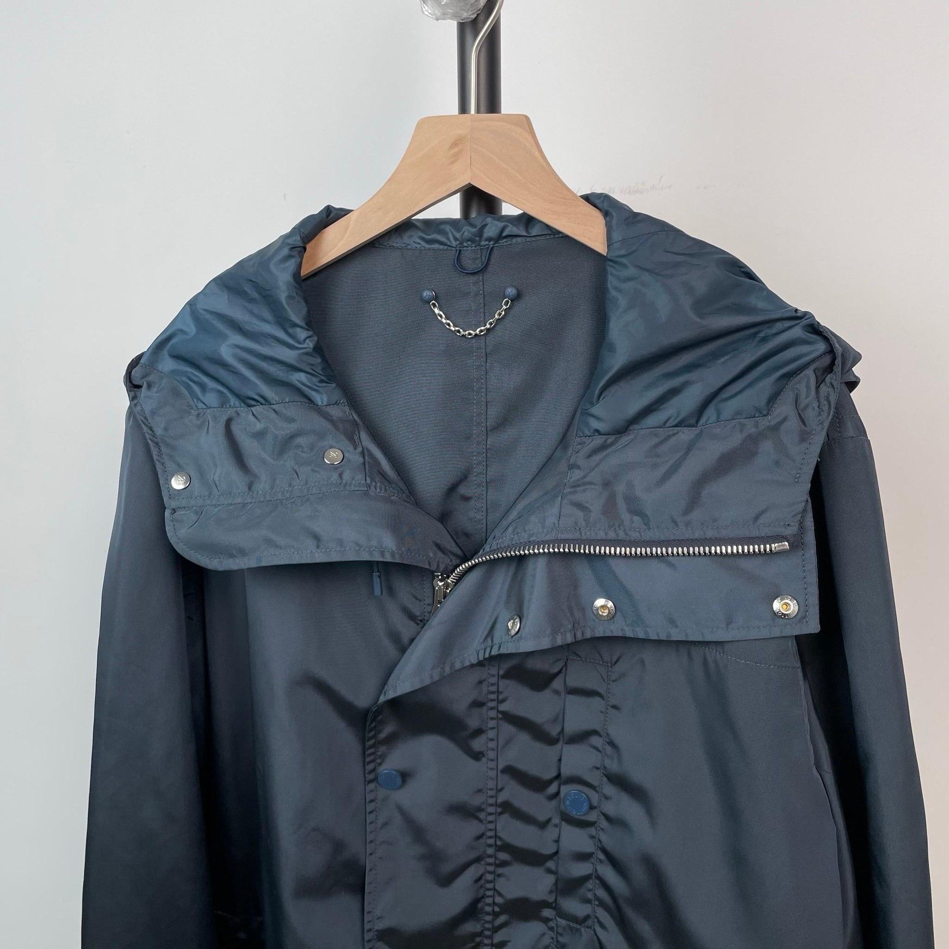 Louis Vuitton Louis Vuitton Blue Light Jacket S Men Size US S / EU 44-46 / 1 - 9 Thumbnail