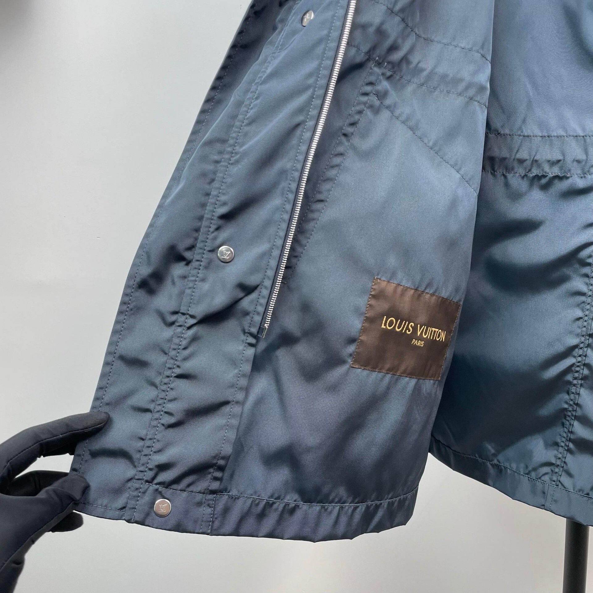 Louis Vuitton Louis Vuitton Blue Light Jacket S Men Size US S / EU 44-46 / 1 - 5 Thumbnail