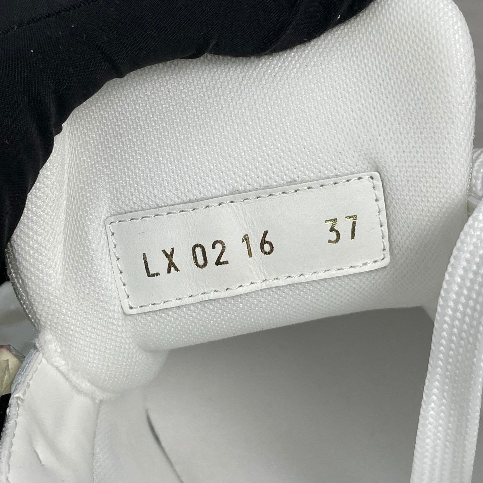 Louis Vuitton Louis Vuitton Black Lowtop Sneakers 37 Women Size US 6.5 / IT 36.5 - 6 Thumbnail