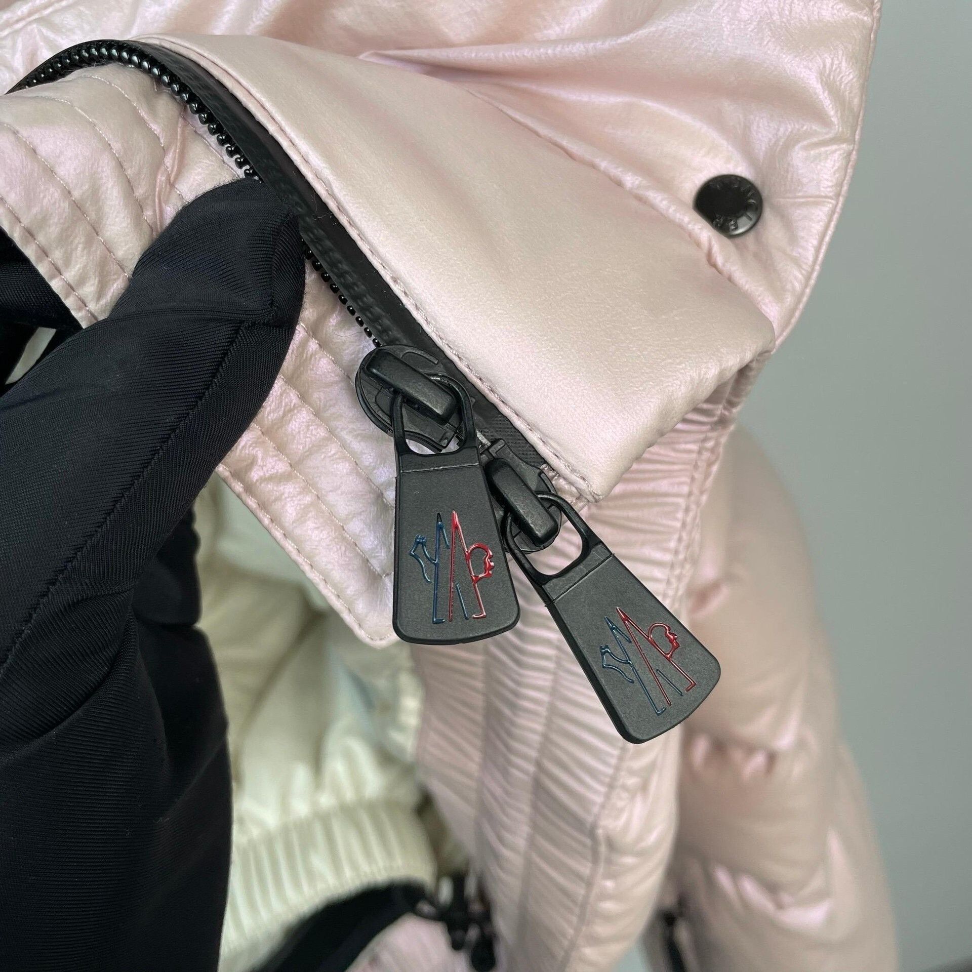 Moncler Moncler Pink Down Jacket 25 Women Size XS / US 0-2 / IT 36-38 - 4 Thumbnail