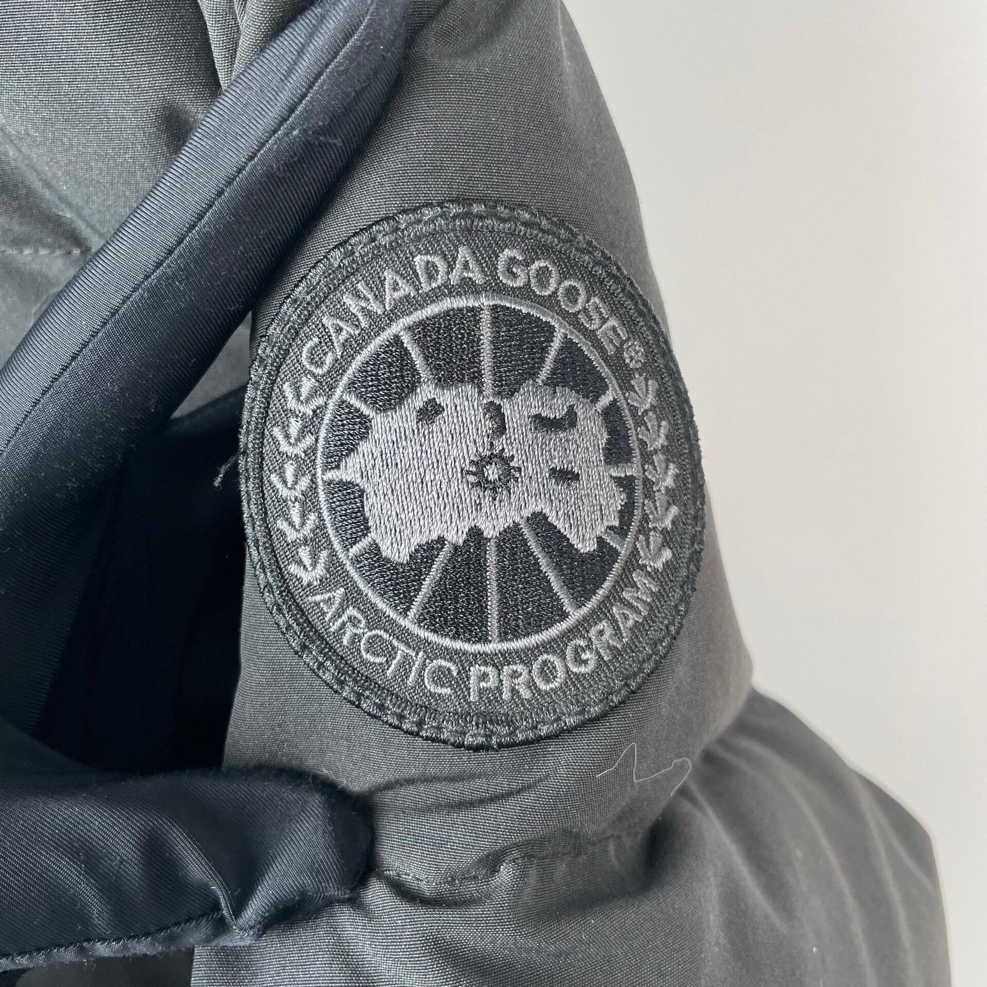 Canada Goose Canada Goose Black Down Jacket XS Women Size XS / US 0-2 / IT 36-38 - 5 Thumbnail
