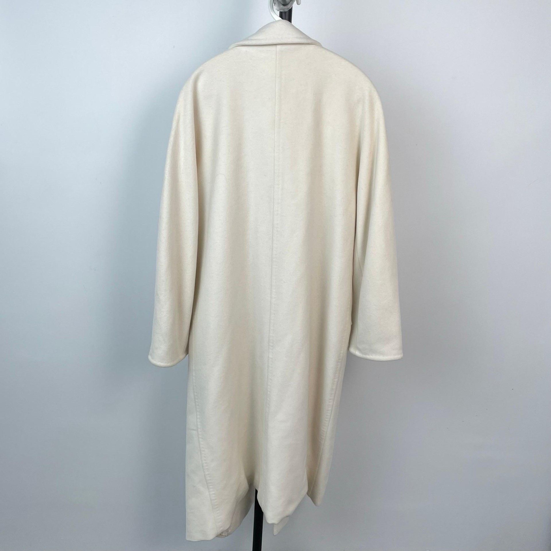 Max Mara Max Mara Long White Coat 34 Women Size XS / US 0-2 / IT 36-38 - 2 Thumbnail