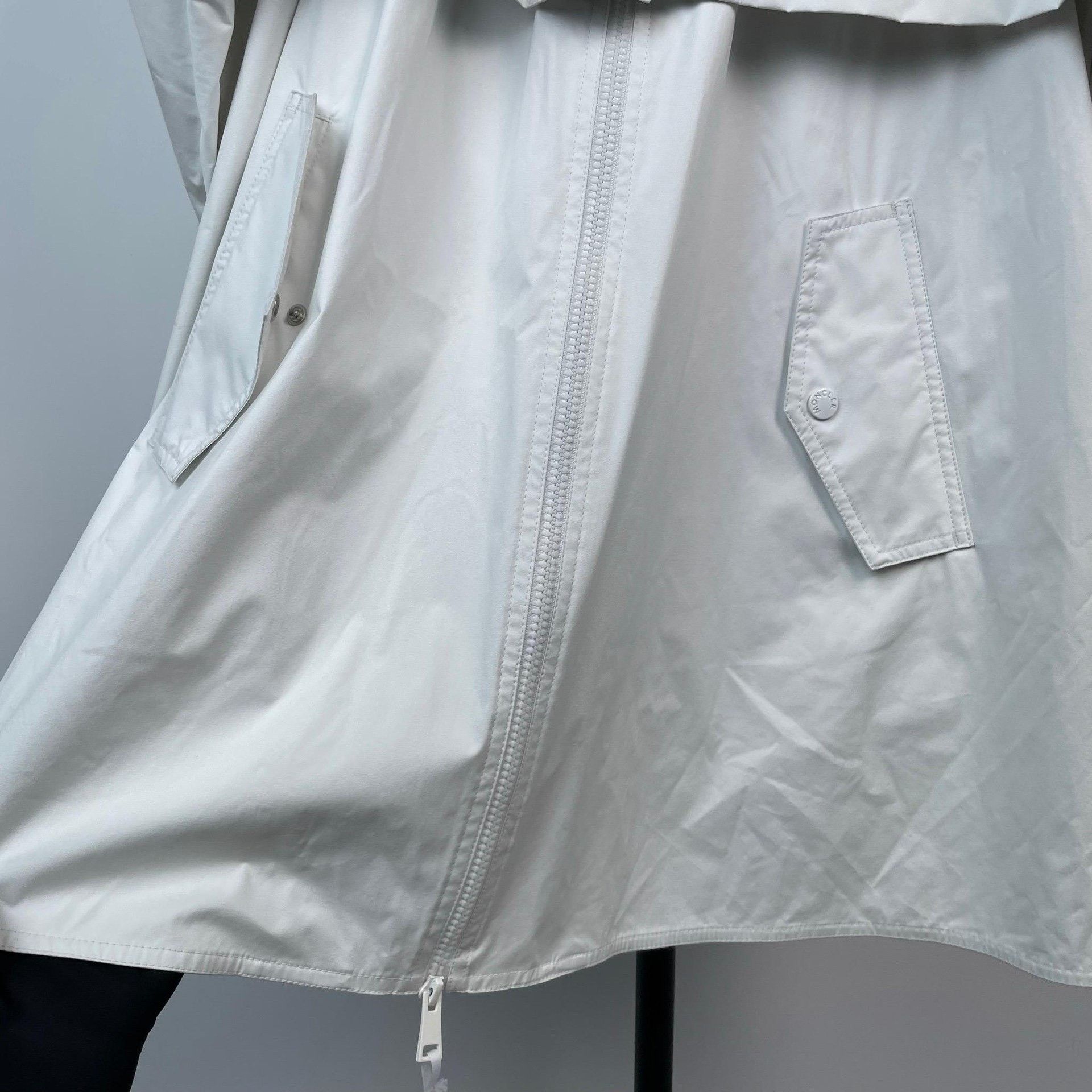 Moncler Moncler Long White Coat XS Women Size XS / US 0-2 / IT 36-38 - 3 Thumbnail