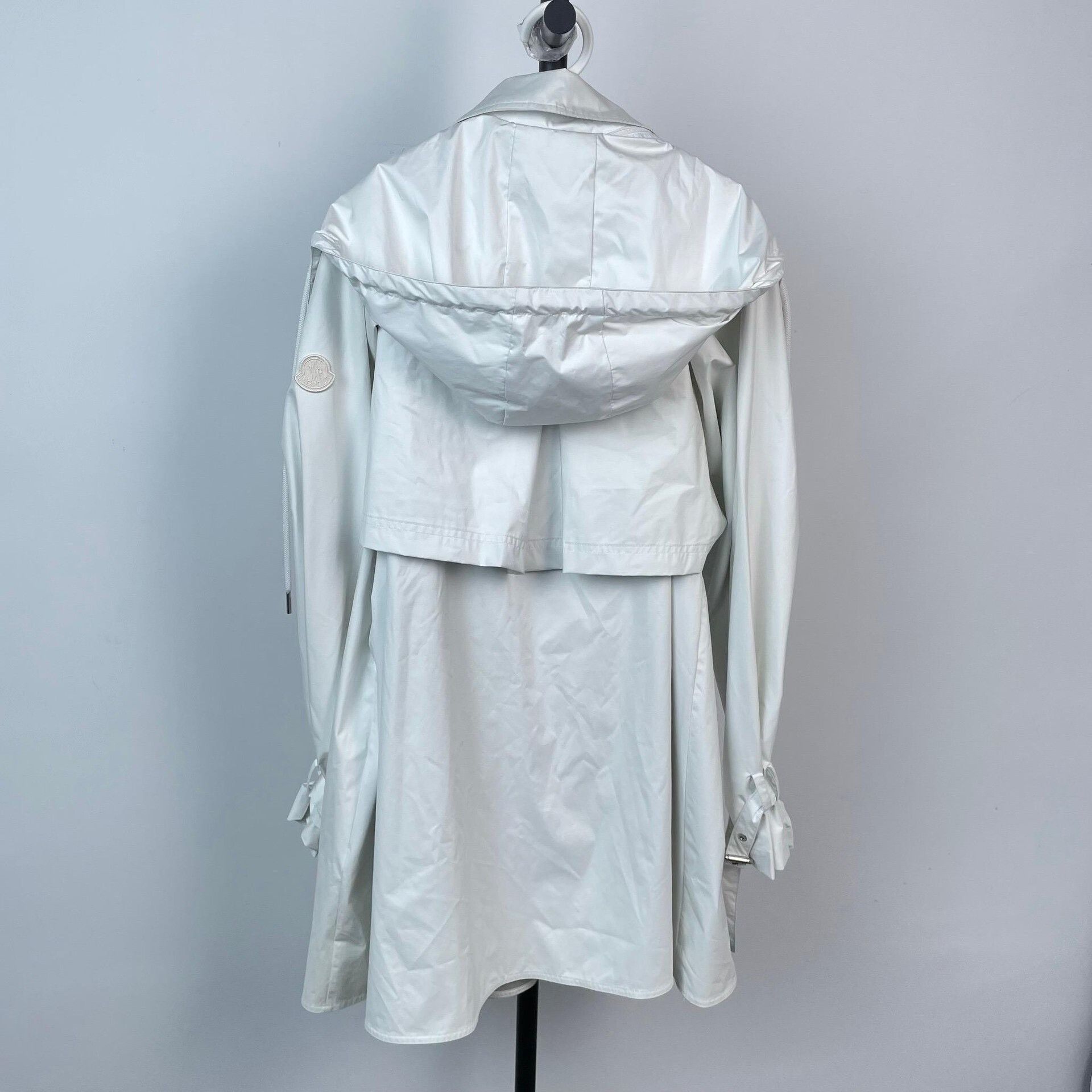 Moncler Moncler Long White Coat XS Women Size XS / US 0-2 / IT 36-38 - 2 Thumbnail