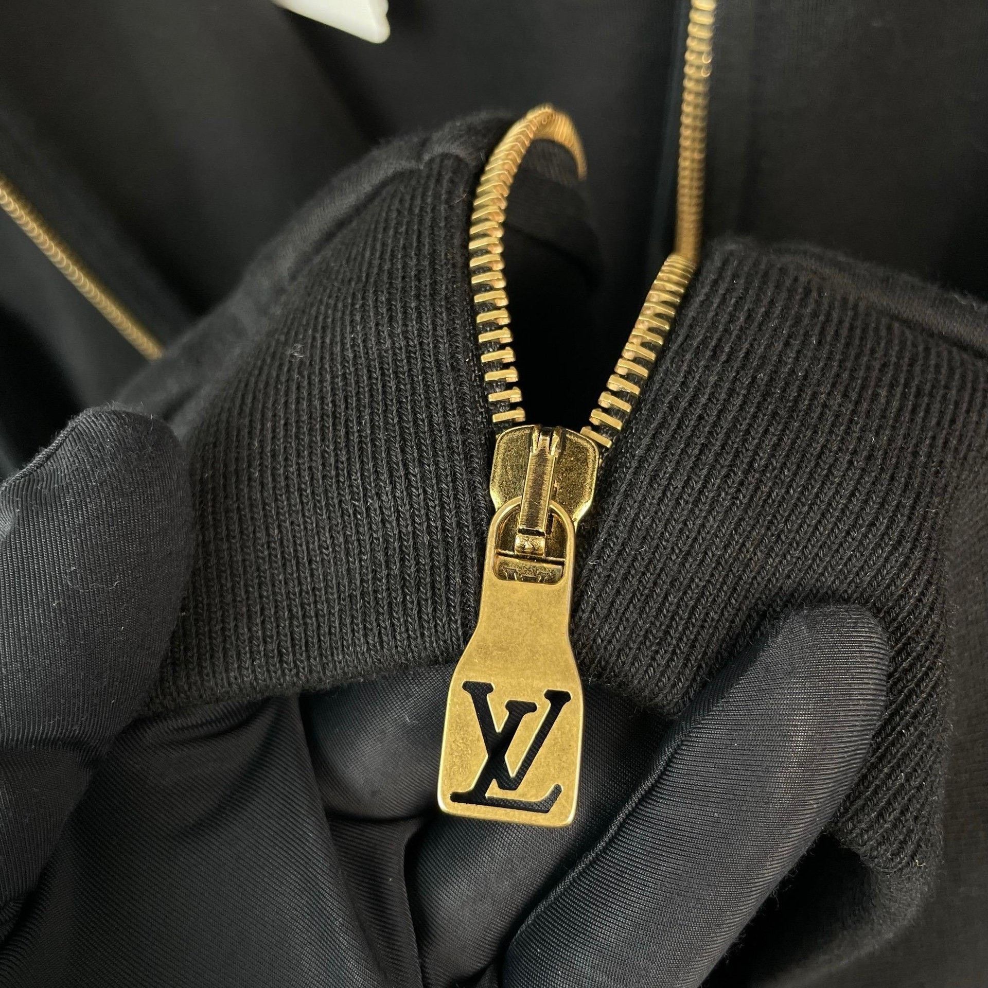 Louis Vuitton Louis Vuitton Black Jacket M Women Size M / US 6-8 / IT 42-44 - 9 Thumbnail