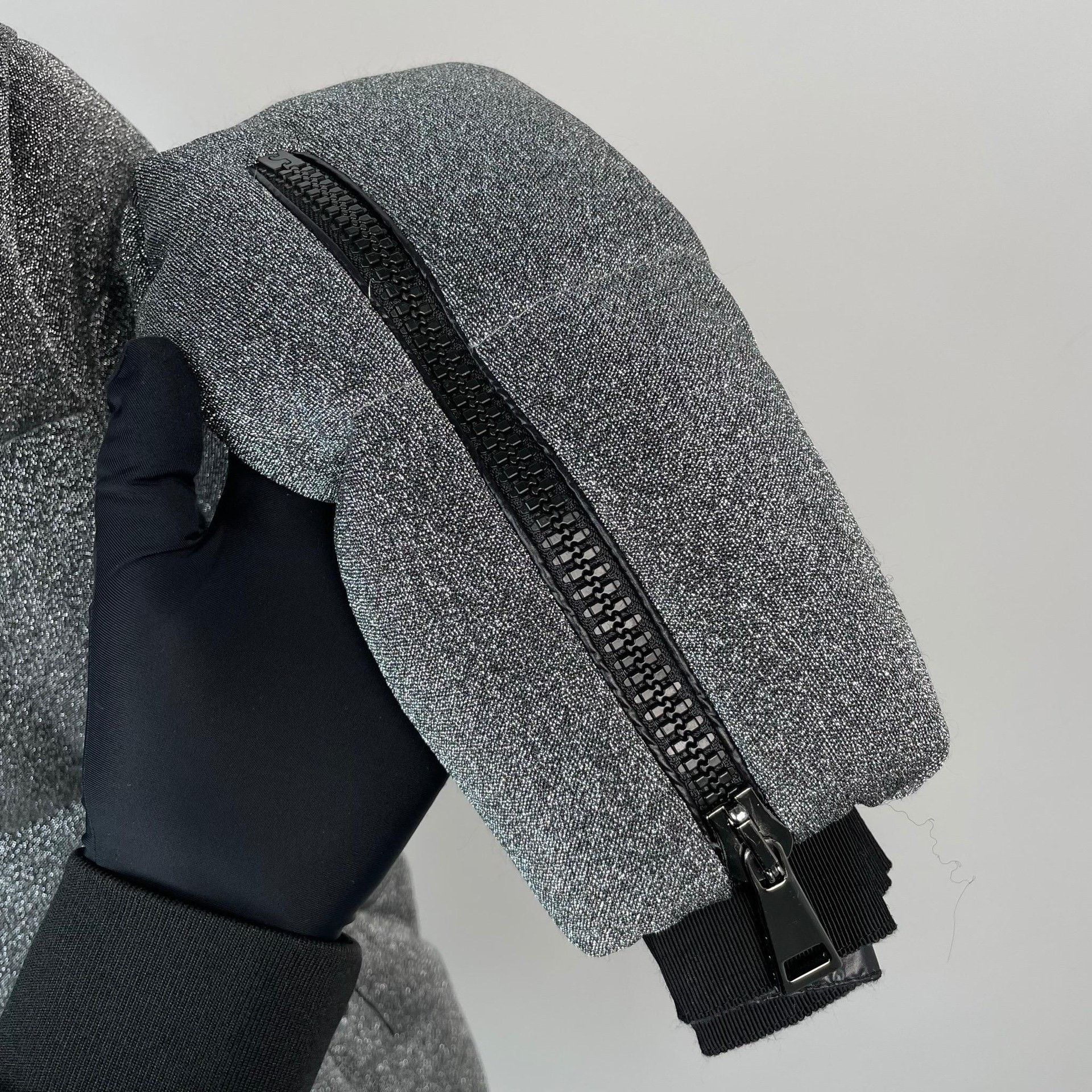 Moncler Moncler Down Gray Down Jacket M Women Size M / US 6-8 / IT 42-44 - 6 Thumbnail