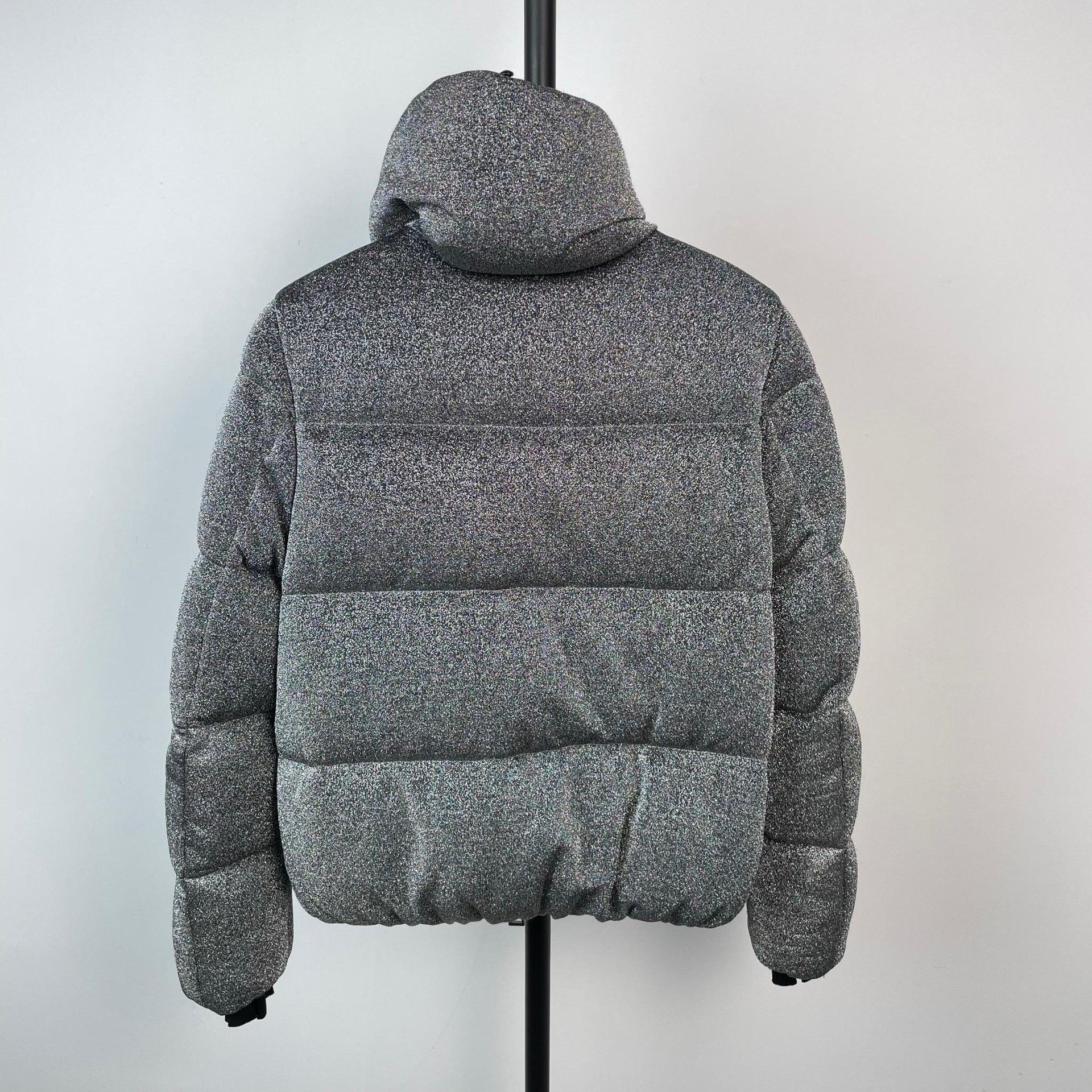 Moncler Moncler Down Gray Down Jacket M Women Size M / US 6-8 / IT 42-44 - 2 Thumbnail