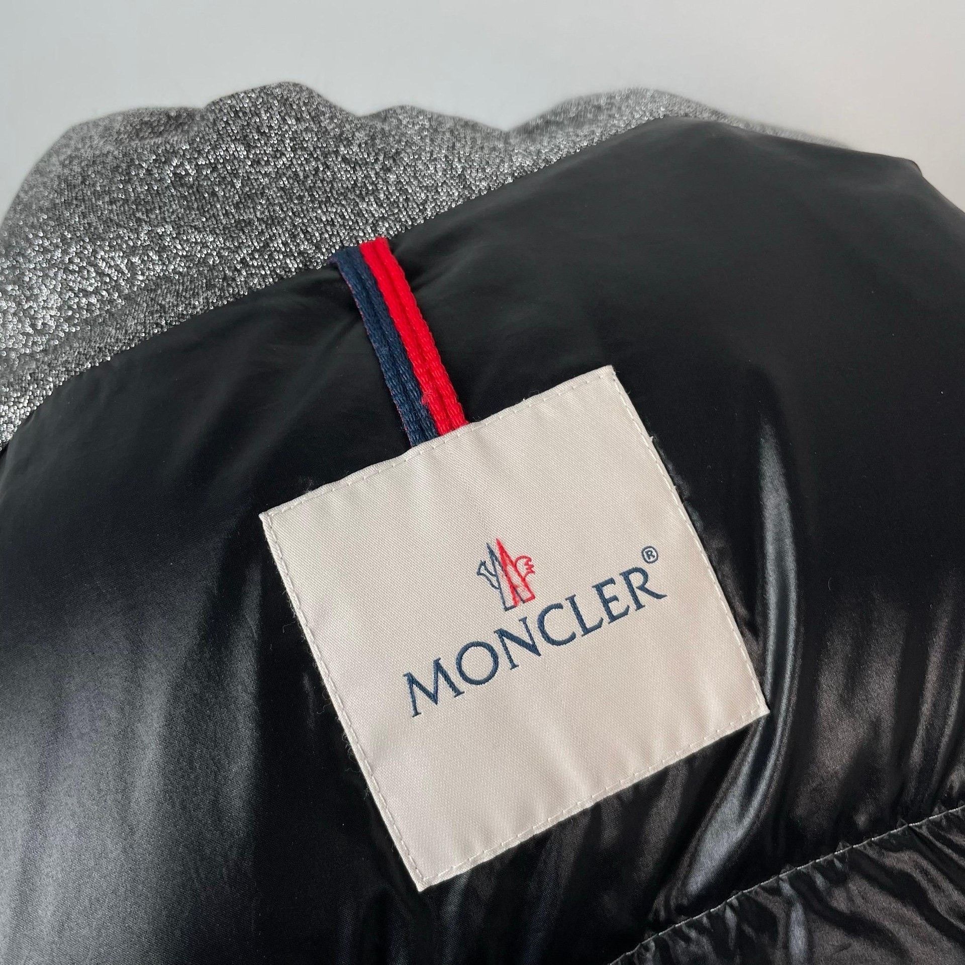 Moncler Moncler Down Gray Down Jacket M Women Size M / US 6-8 / IT 42-44 - 9 Thumbnail