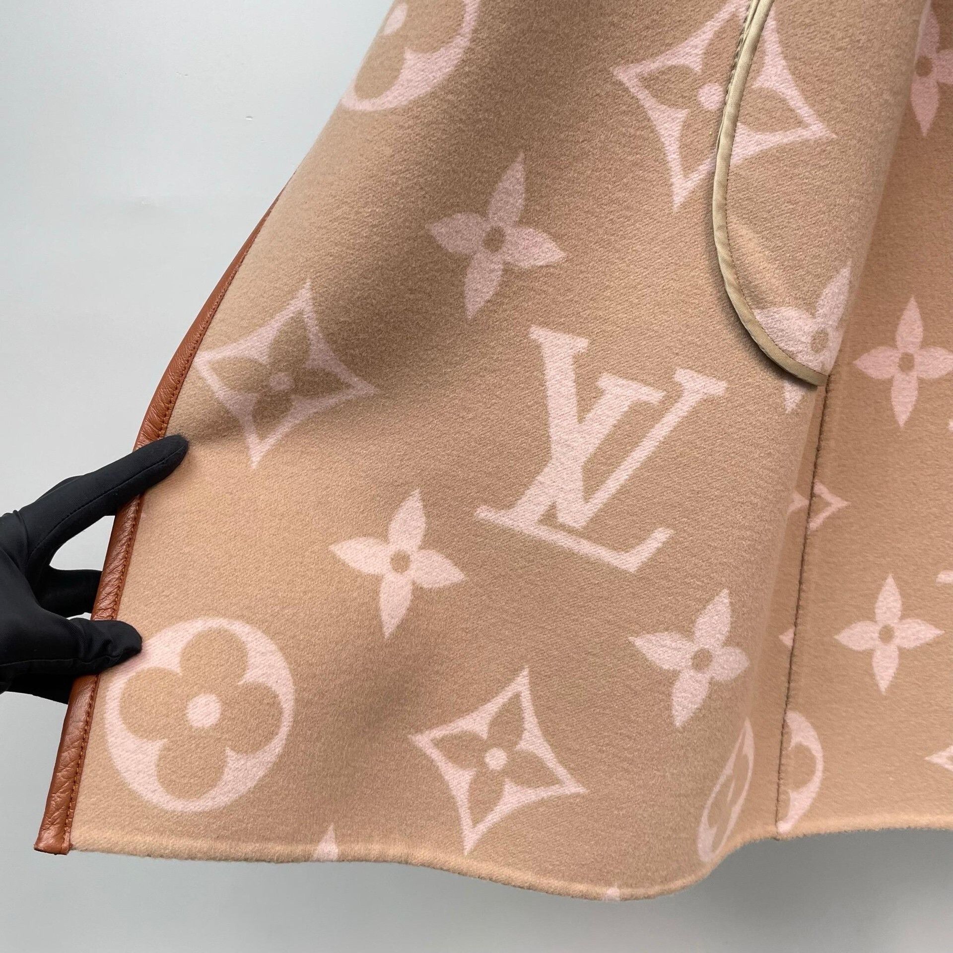 Louis Vuitton Louis Vuitton Heavy Coat 38 Men Size US S / EU 44-46 / 1 - 4 Thumbnail