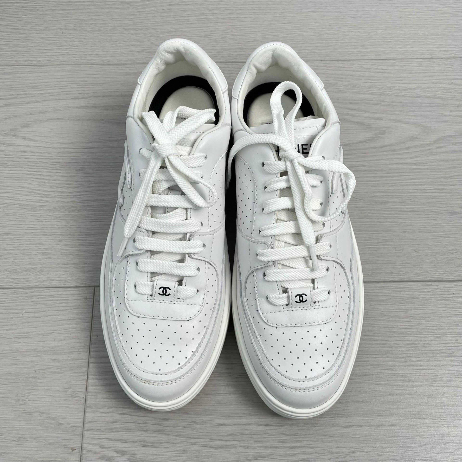Chanel Chanel White Lowtop Sneakers 37 Women Size US 6.5 / IT 36.5 - 2 Thumbnail