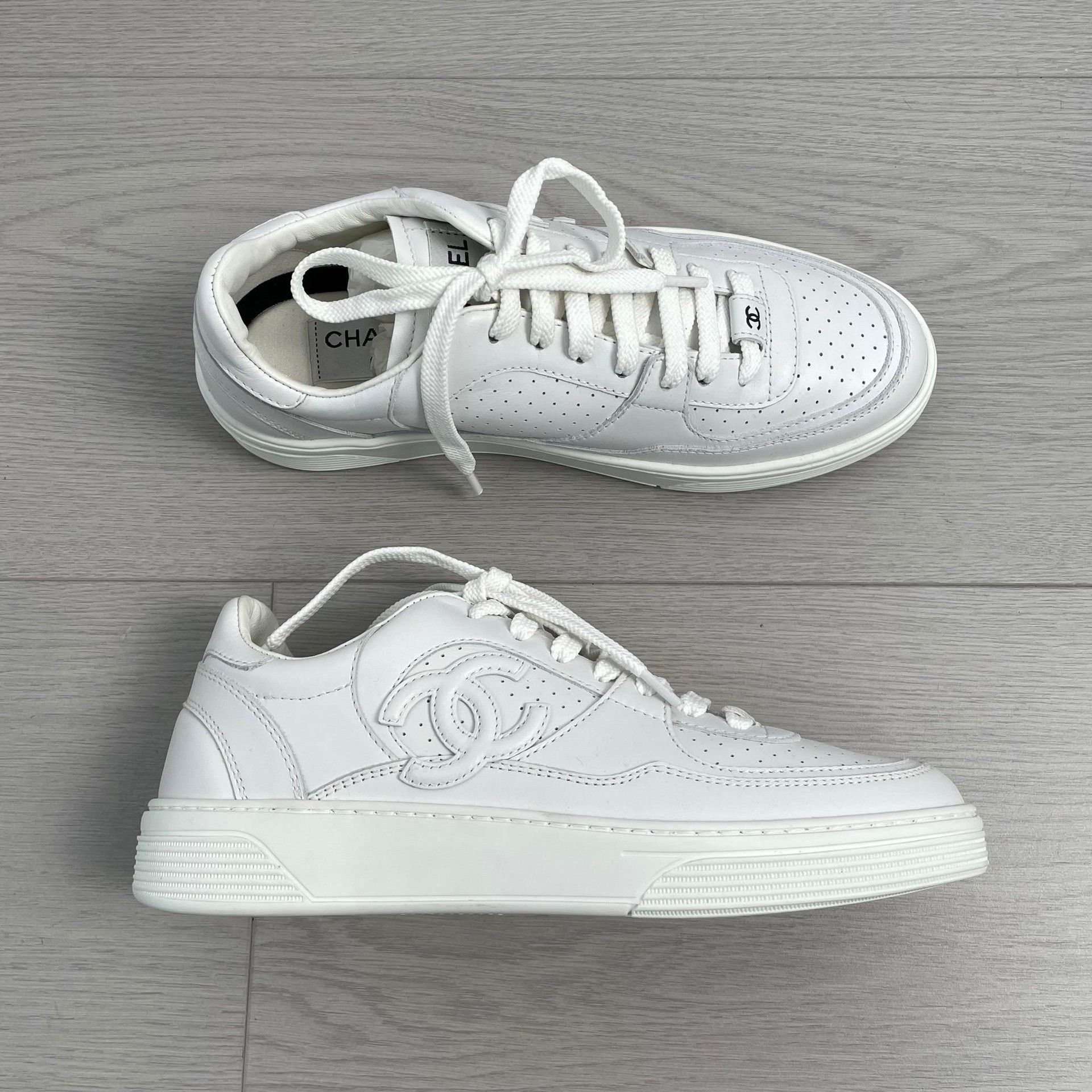 Chanel Chanel White Lowtop Sneakers 37 Women Size US 6.5 / IT 36.5 - 3 Thumbnail