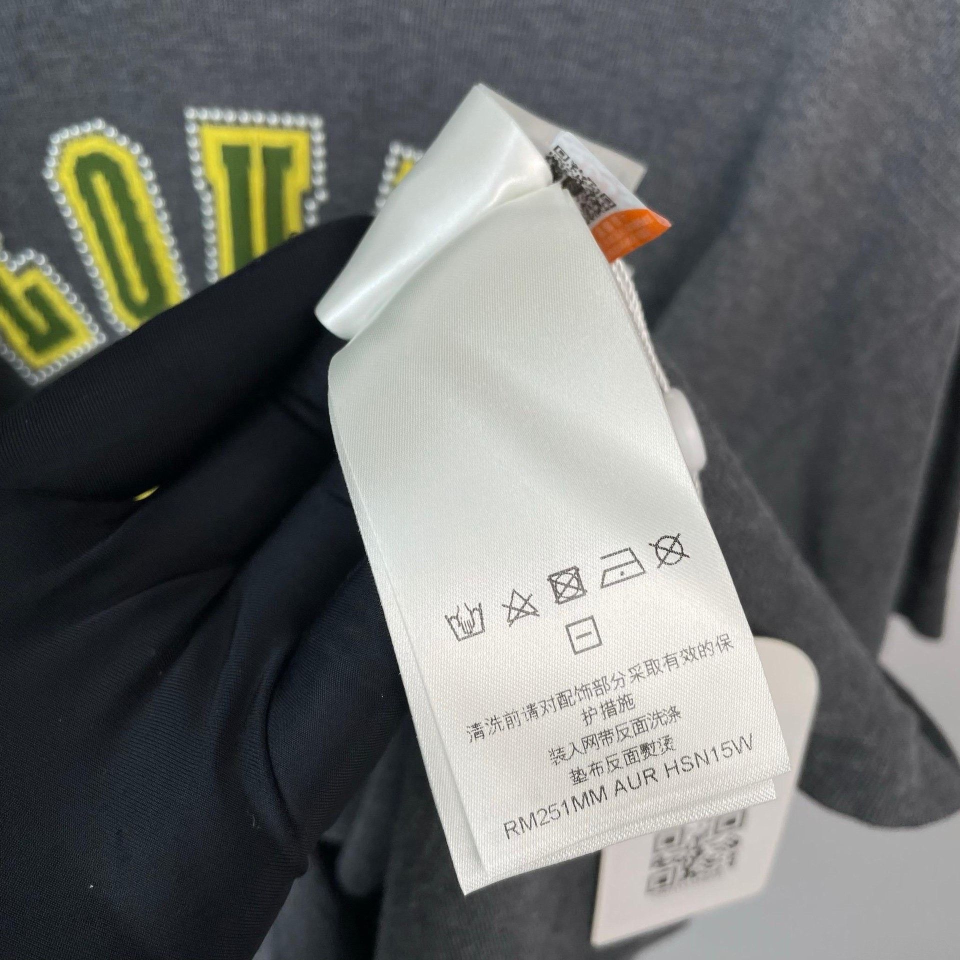 Louis Vuitton Louis Vuitton Gray T-Shirt S Men Size US S / EU 44-46 / 1 - 7 Thumbnail