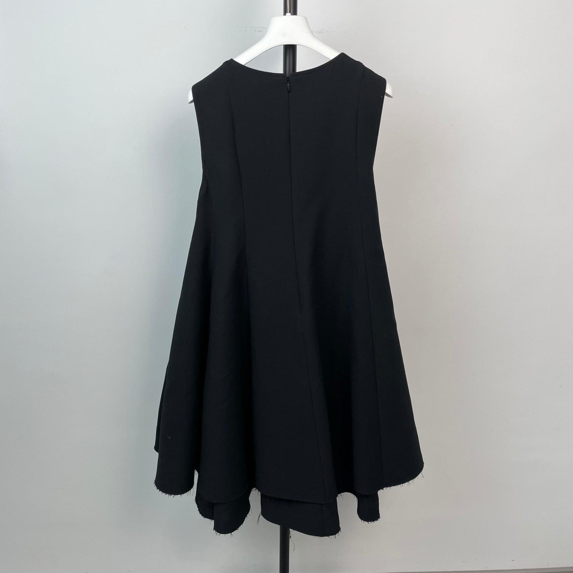 Loewe Loewe Wool Black Sweater 40 Women Size M / US 6-8 / IT 42-44 - 3 Thumbnail