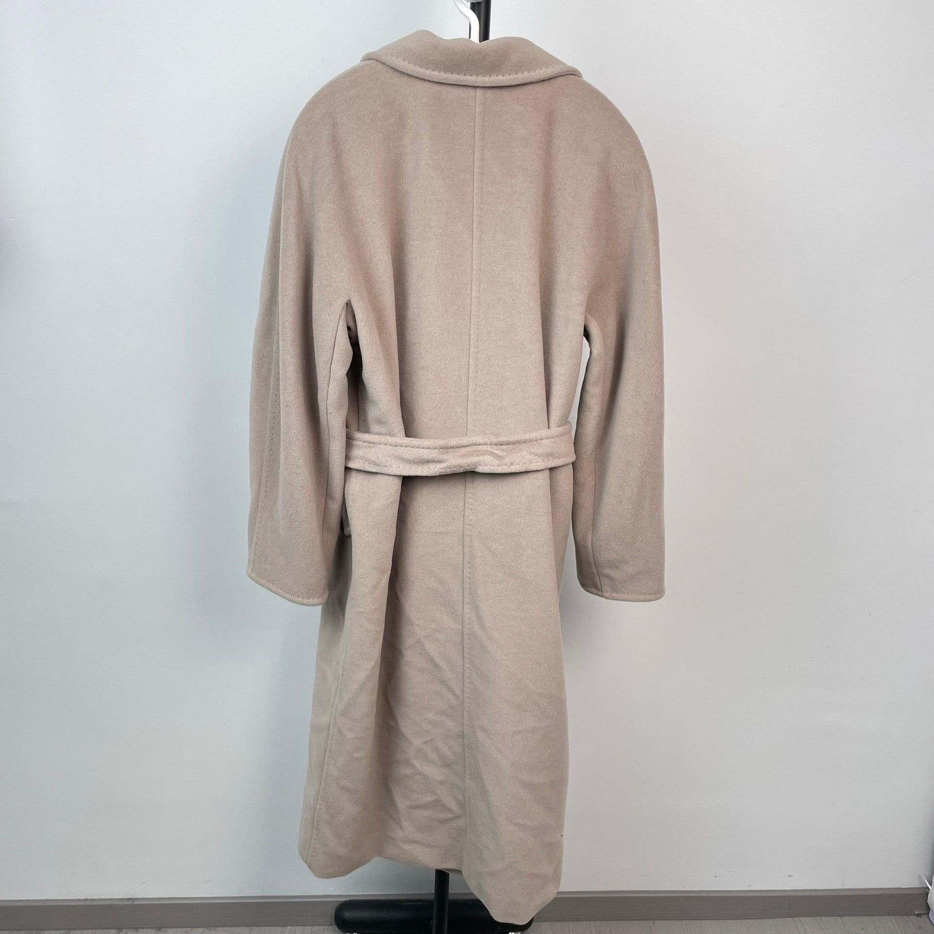 Max Mara Max Mara Beige Coat 38 Women Size S / US 4 / IT 40 - 2 Thumbnail