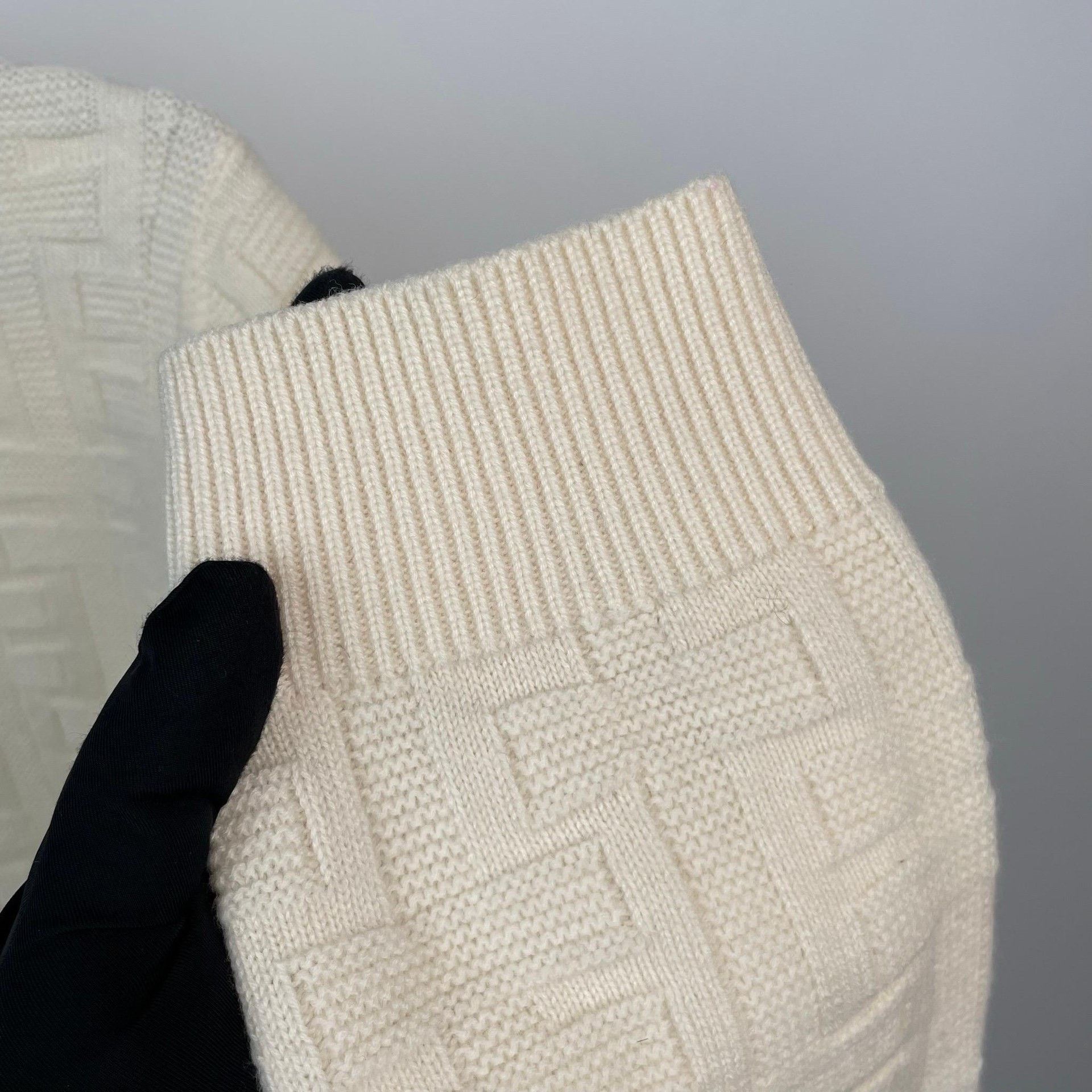Hermes Hermes White Sweater 38 Women Size S / US 4 / IT 40 - 9 Thumbnail