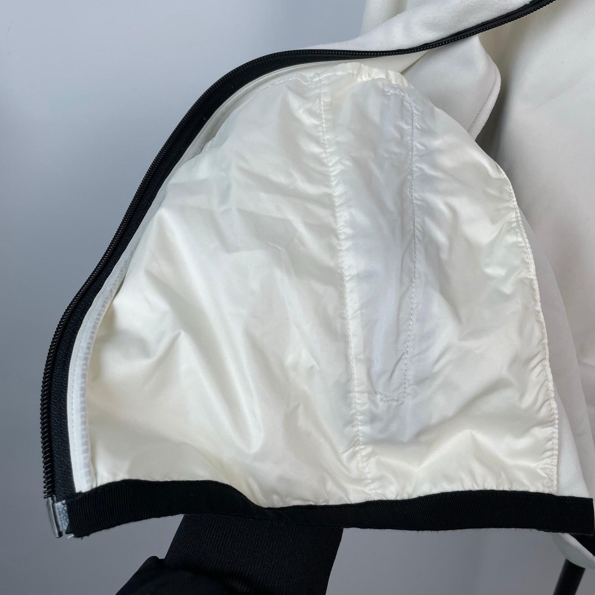 Moncler Moncler Fleece White Light Jacket XL Men Size US XL / EU 56 / 4 - 8 Thumbnail