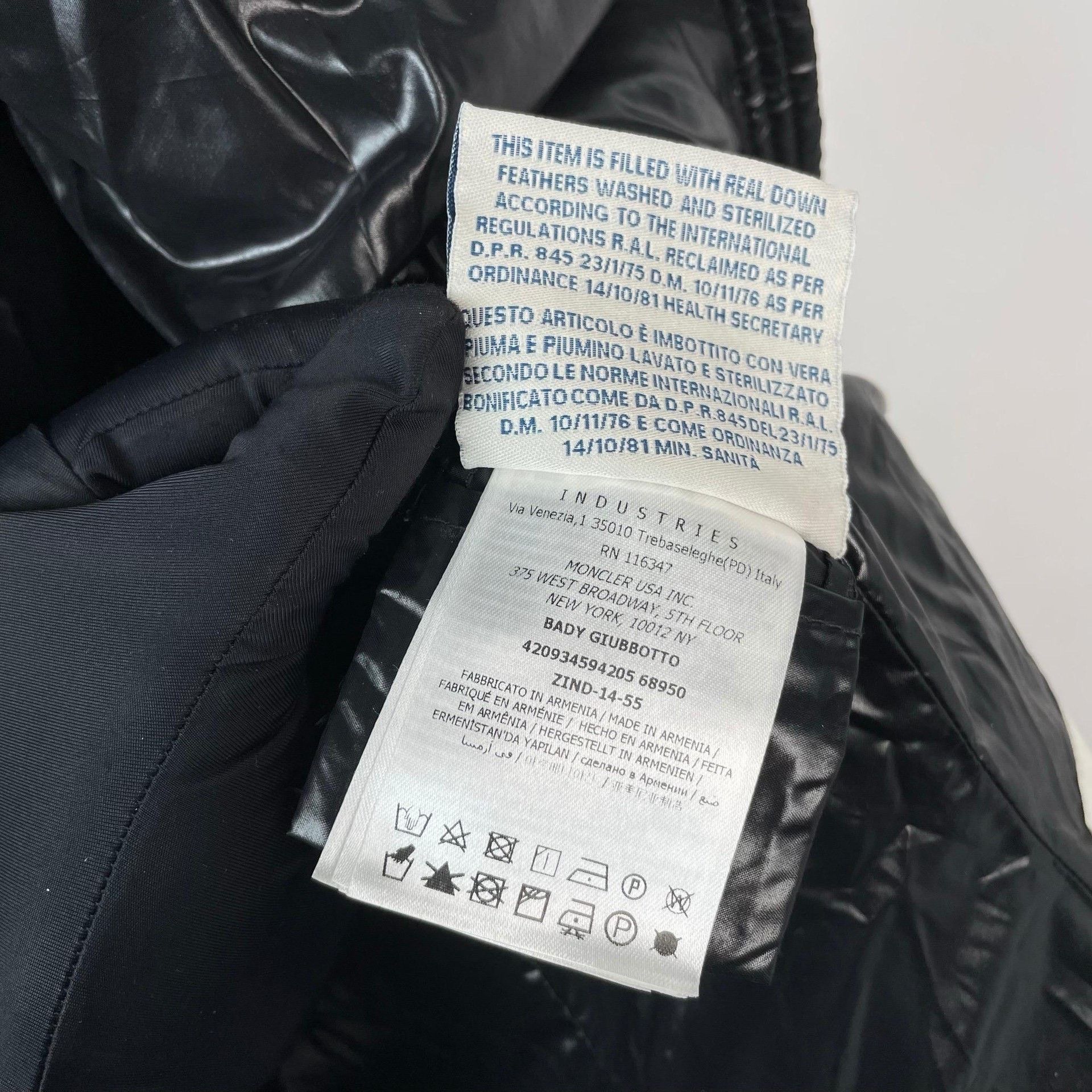 Moncler Moncler Down Black Down Jacket S Women Size S / US 4 / IT 40 - 7 Thumbnail
