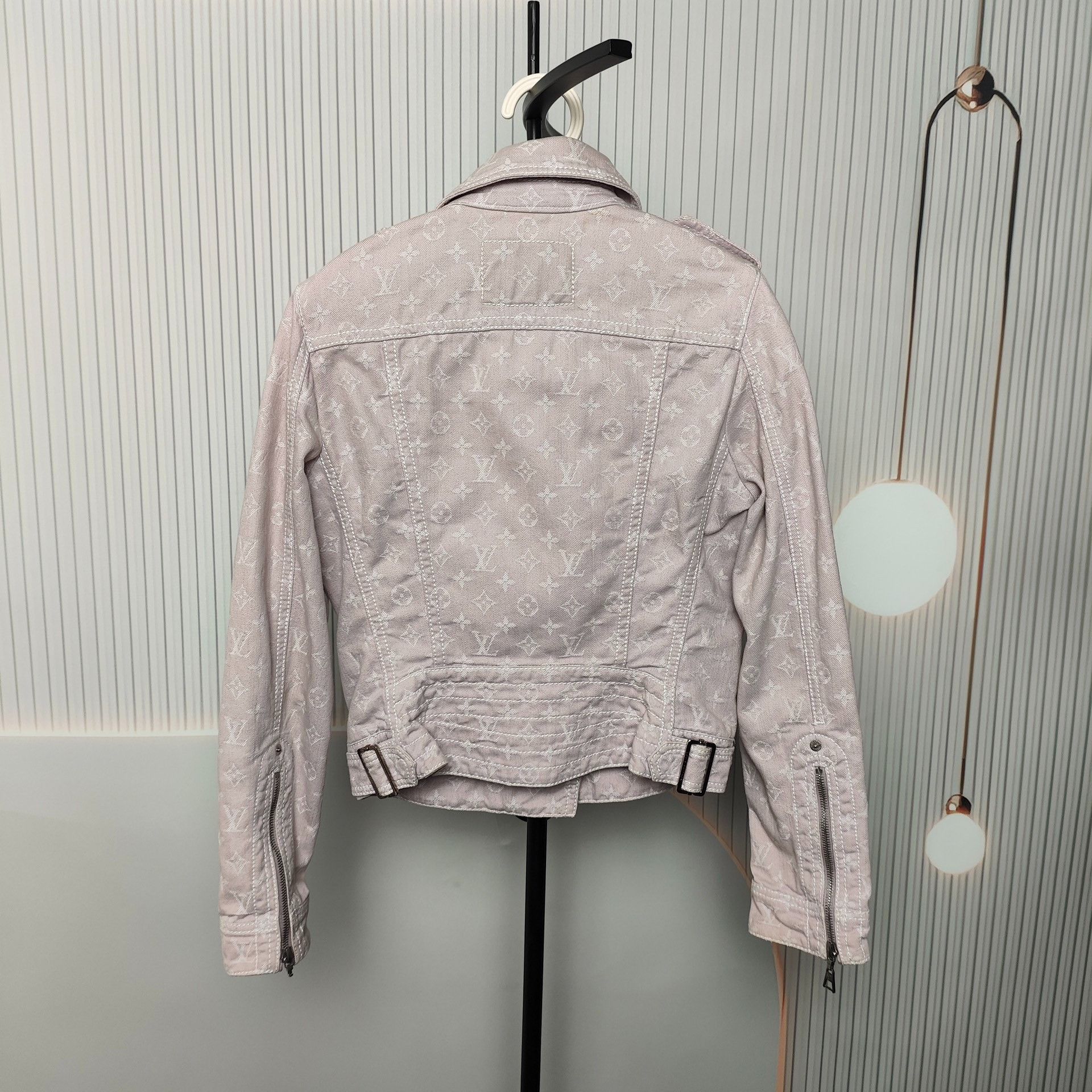 Louis Vuitton Louis Vuitton Pink Jacket 34 Women Size XS / US 0-2 / IT 36-38 - 2 Thumbnail