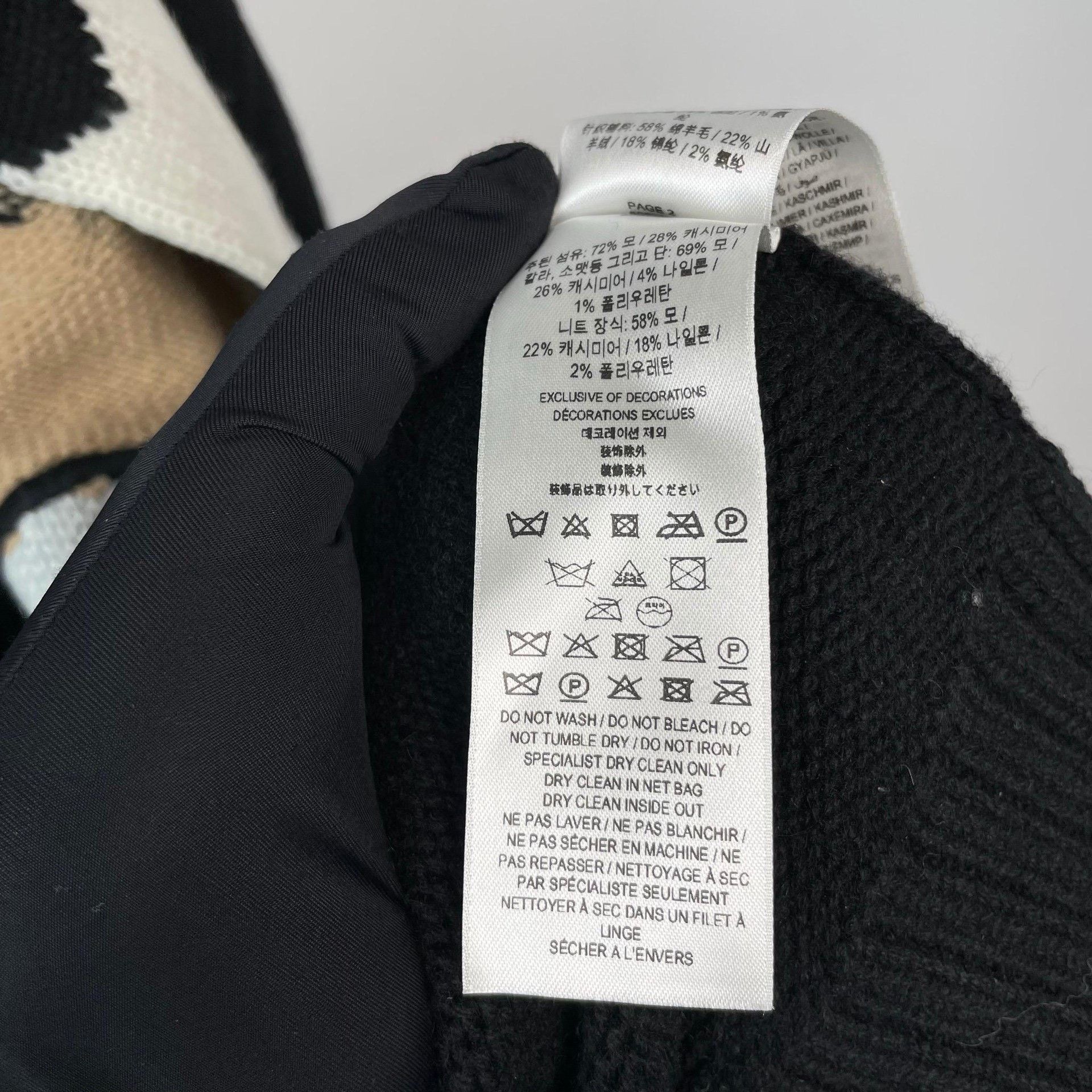 Burberry Burberry Floral Sweater XS Women Size XS / US 0-2 / IT 36-38 - 9 Thumbnail