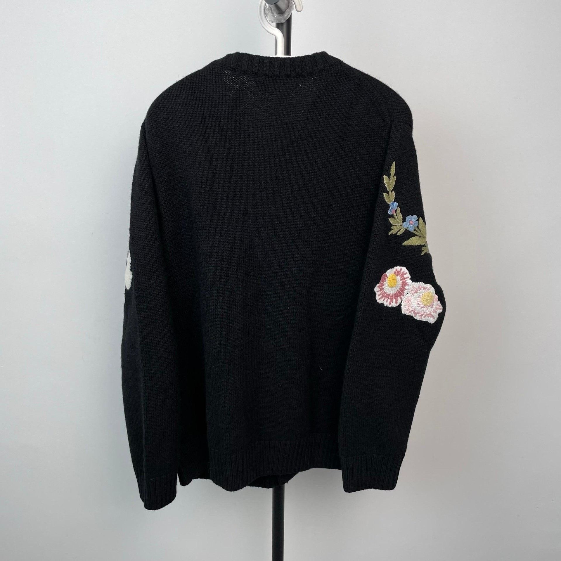 Burberry Burberry Floral Sweater XS Women Size XS / US 0-2 / IT 36-38 - 2 Thumbnail