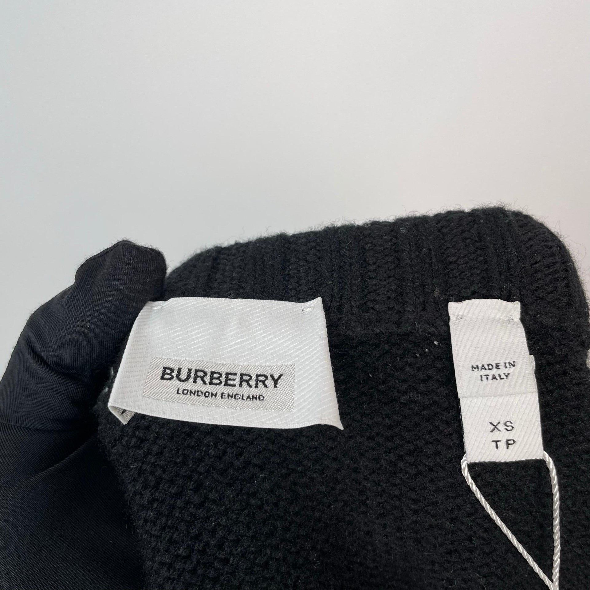 Burberry Burberry Floral Sweater XS Women Size XS / US 0-2 / IT 36-38 - 6 Thumbnail